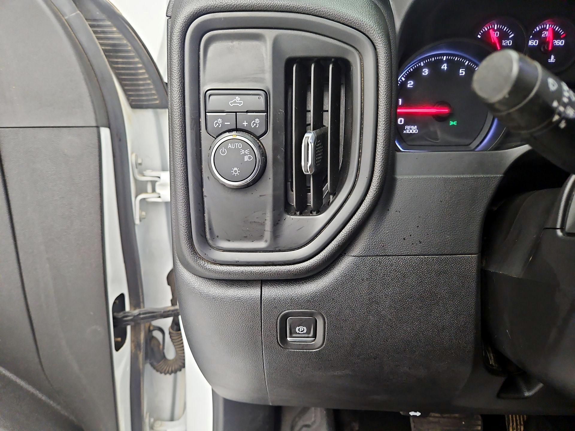 Thumbnail: 2020 Chevrolet Silverado 2500 - 13