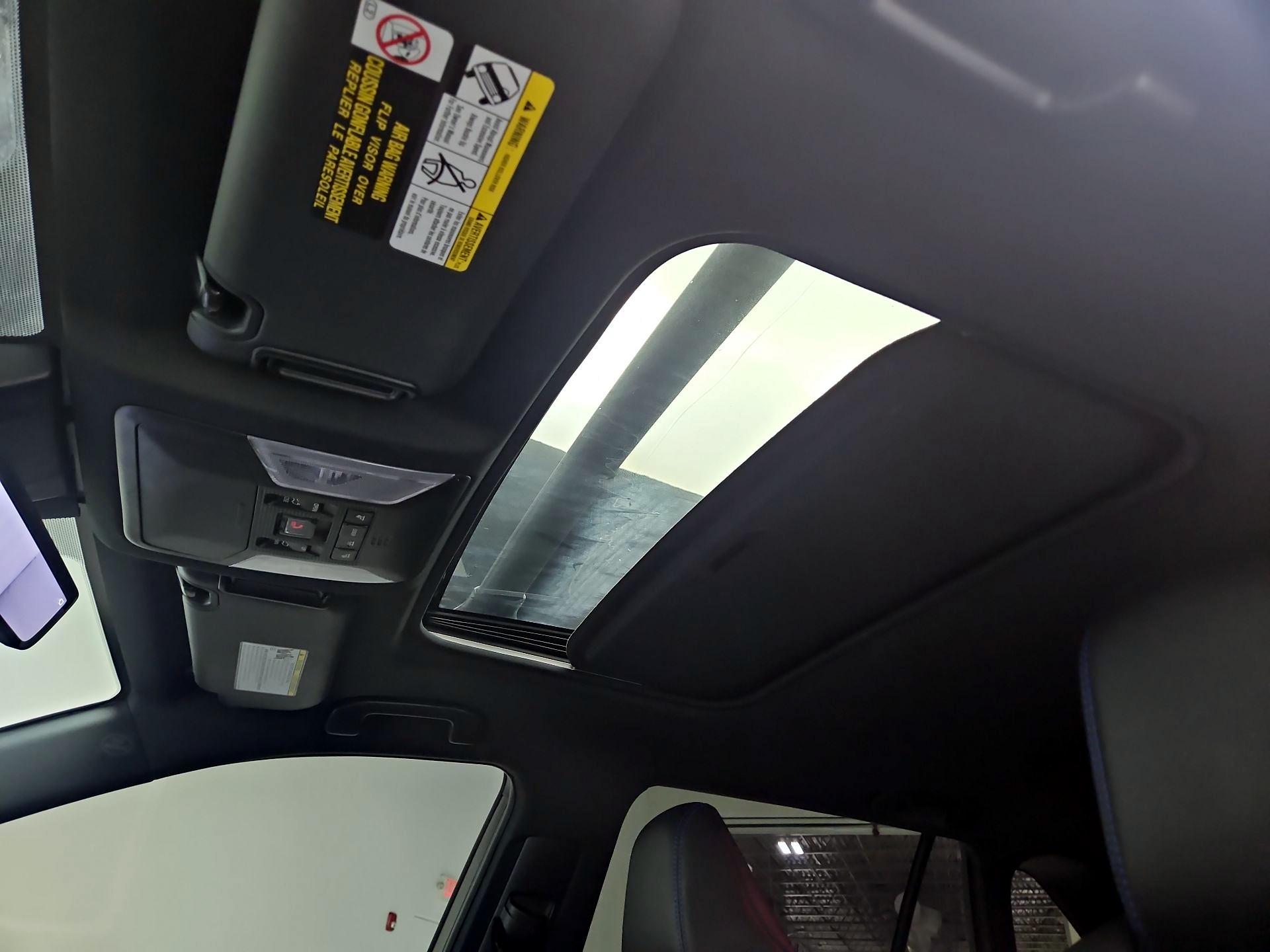 Thumbnail: 2021 Toyota RAV4 - 19