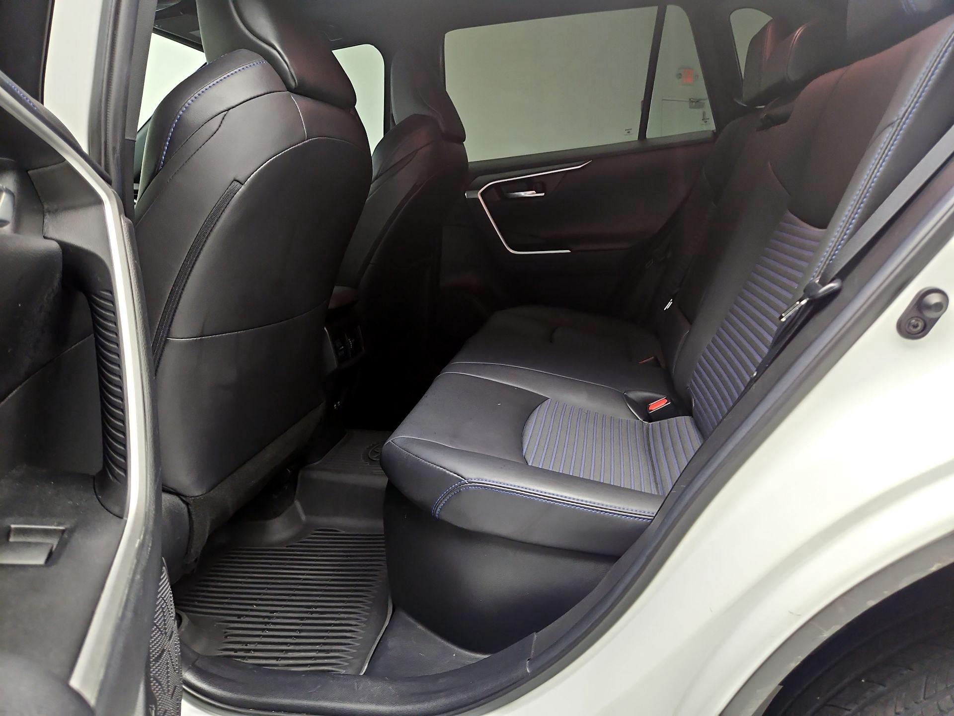 Thumbnail: 2021 Toyota RAV4 - 20