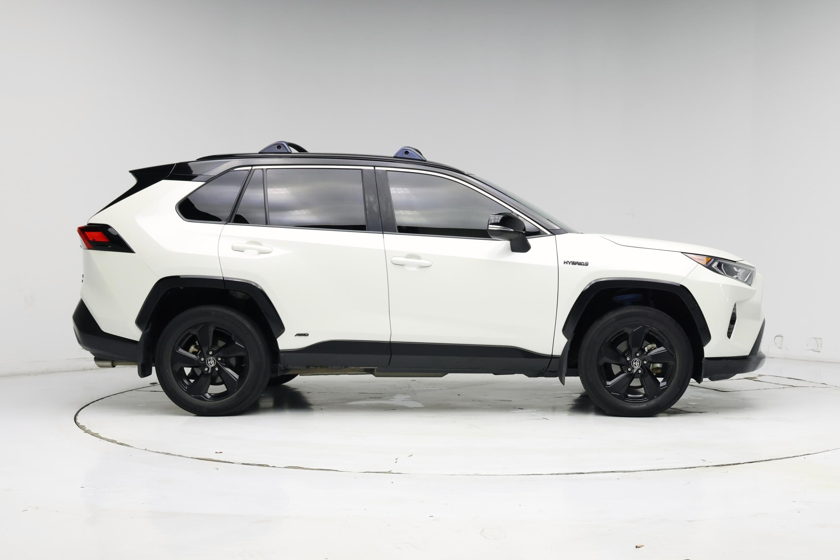 Thumbnail: 2021 Toyota RAV4 - 7
