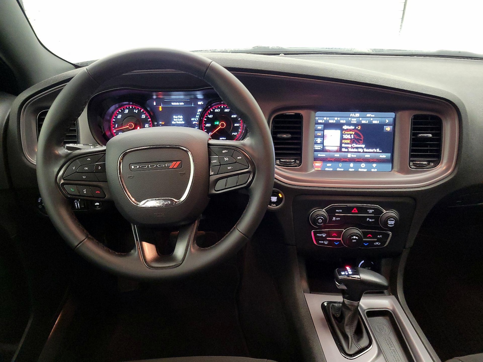 2023 Dodge Charger SXT - Photo 11
