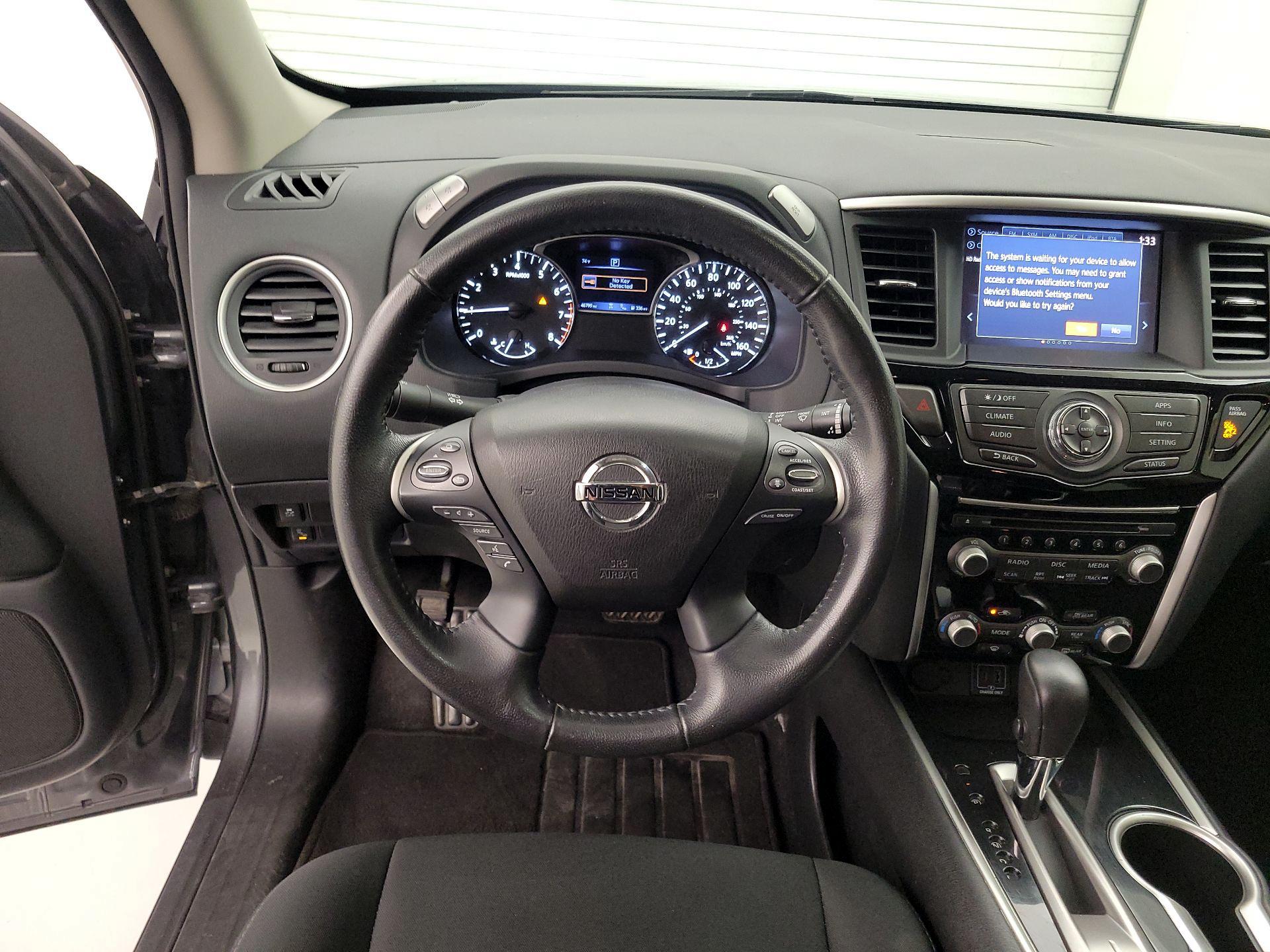Thumbnail: 2020 Nissan Pathfinder - 10