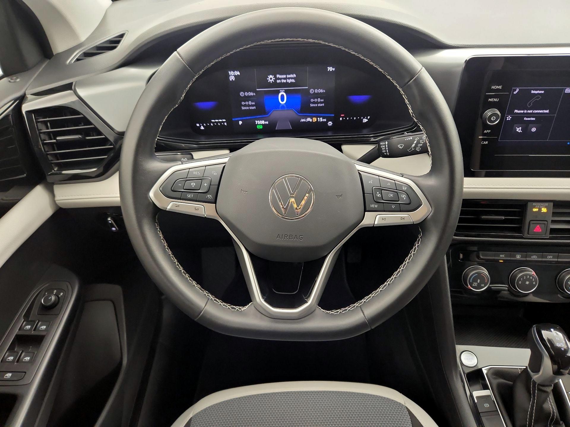 Thumbnail: 2025 Volkswagen Taos - 10