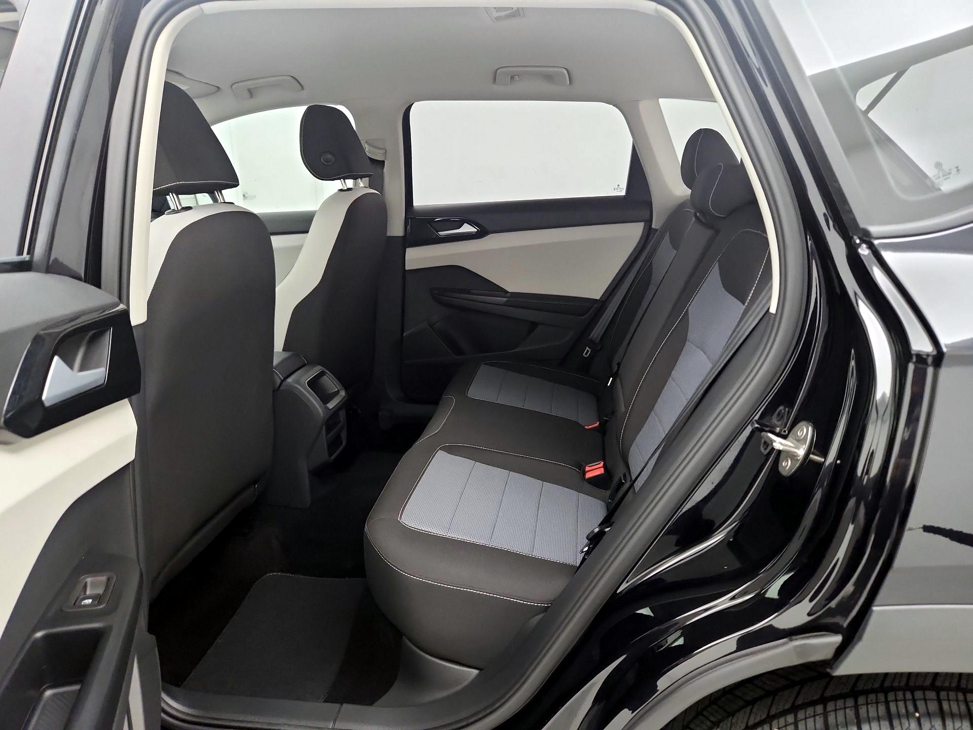 Thumbnail: 2025 Volkswagen Taos - 19