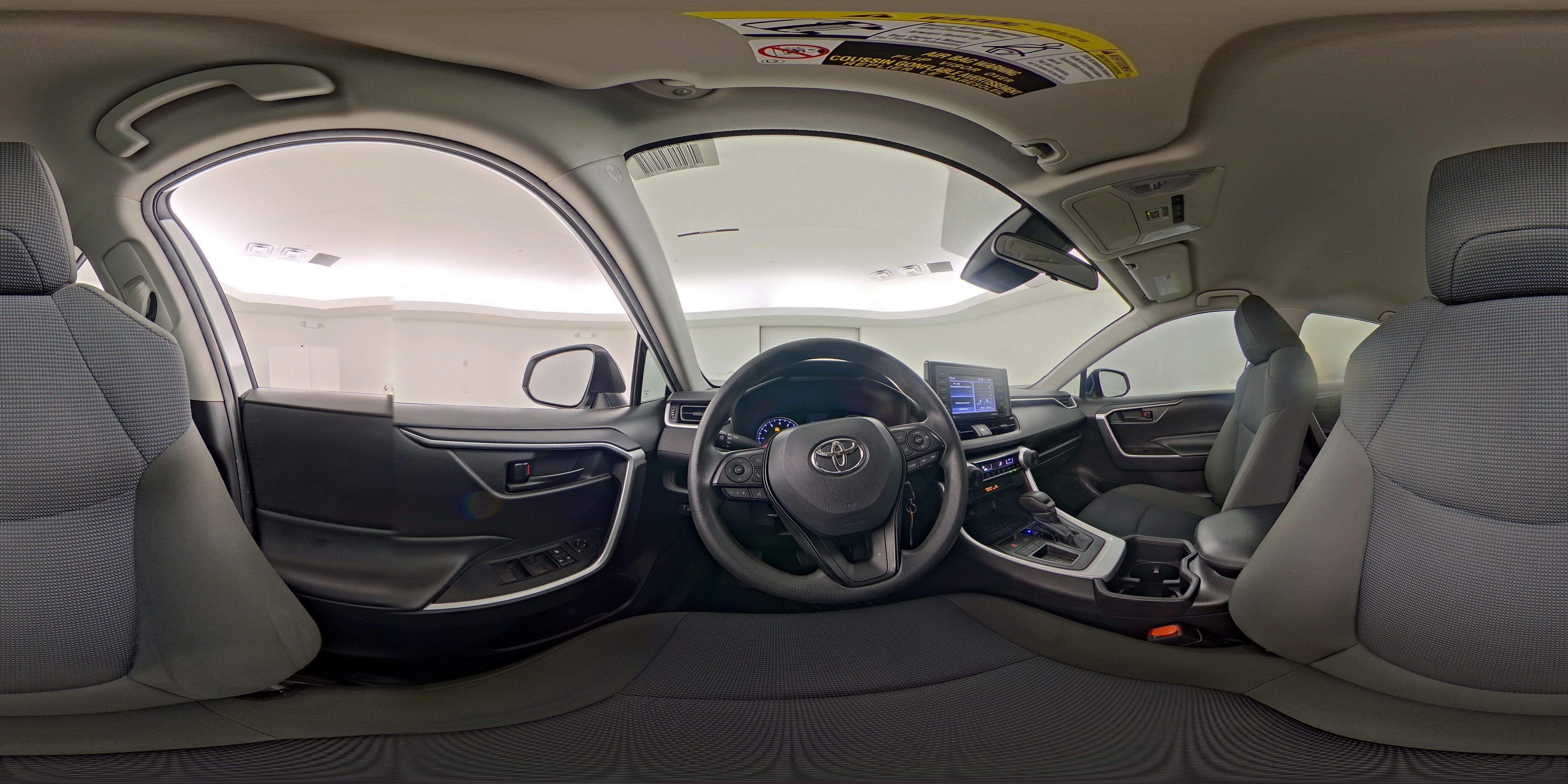 2022 Toyota RAV4 LE - Photo 26