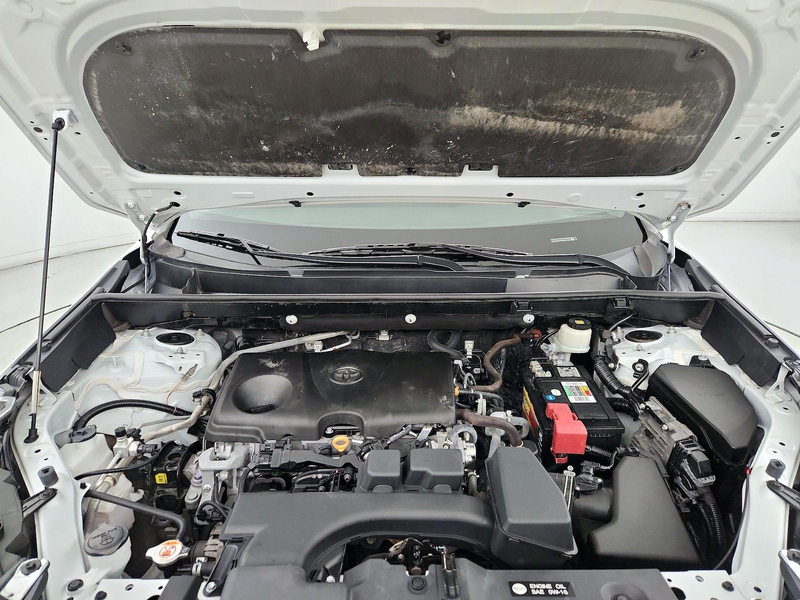 2022 Toyota RAV4 LE - Photo 22