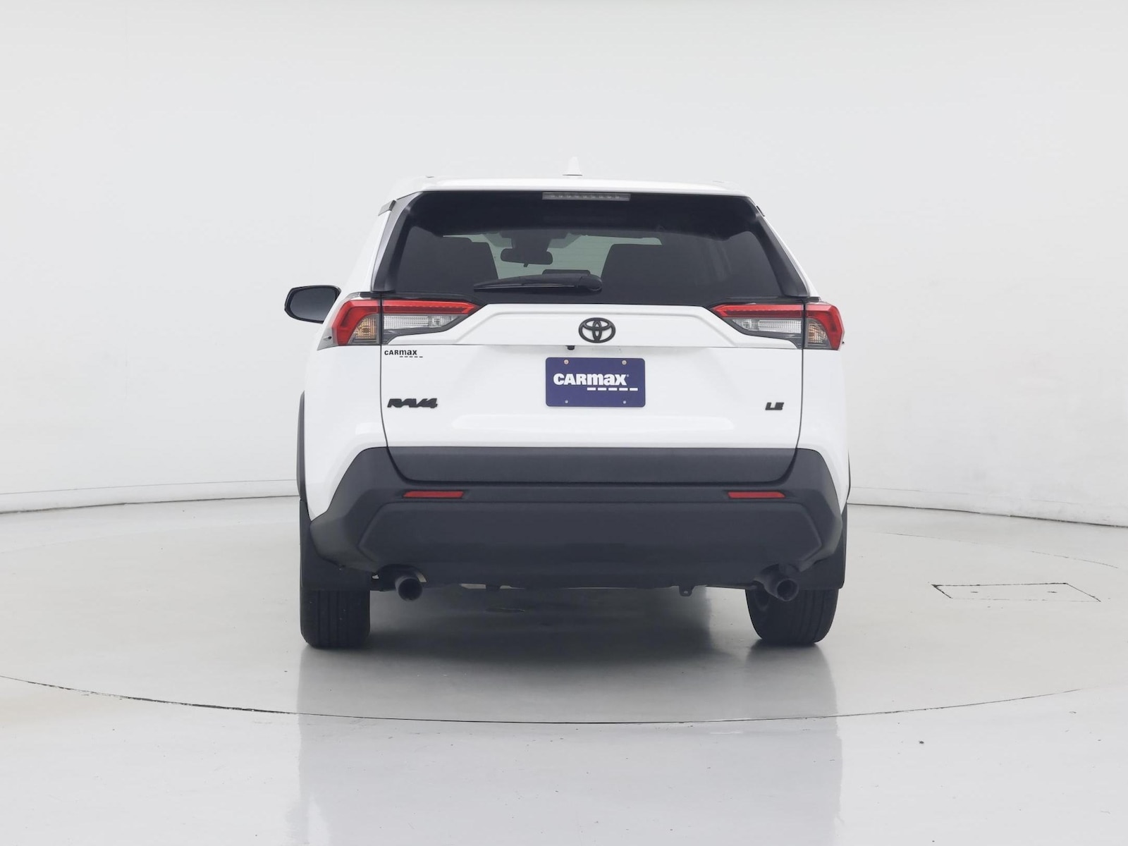 2022 Toyota RAV4 LE - Photo 7