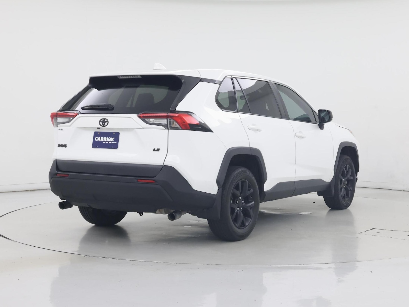 2022 Toyota RAV4 LE - Photo 9
