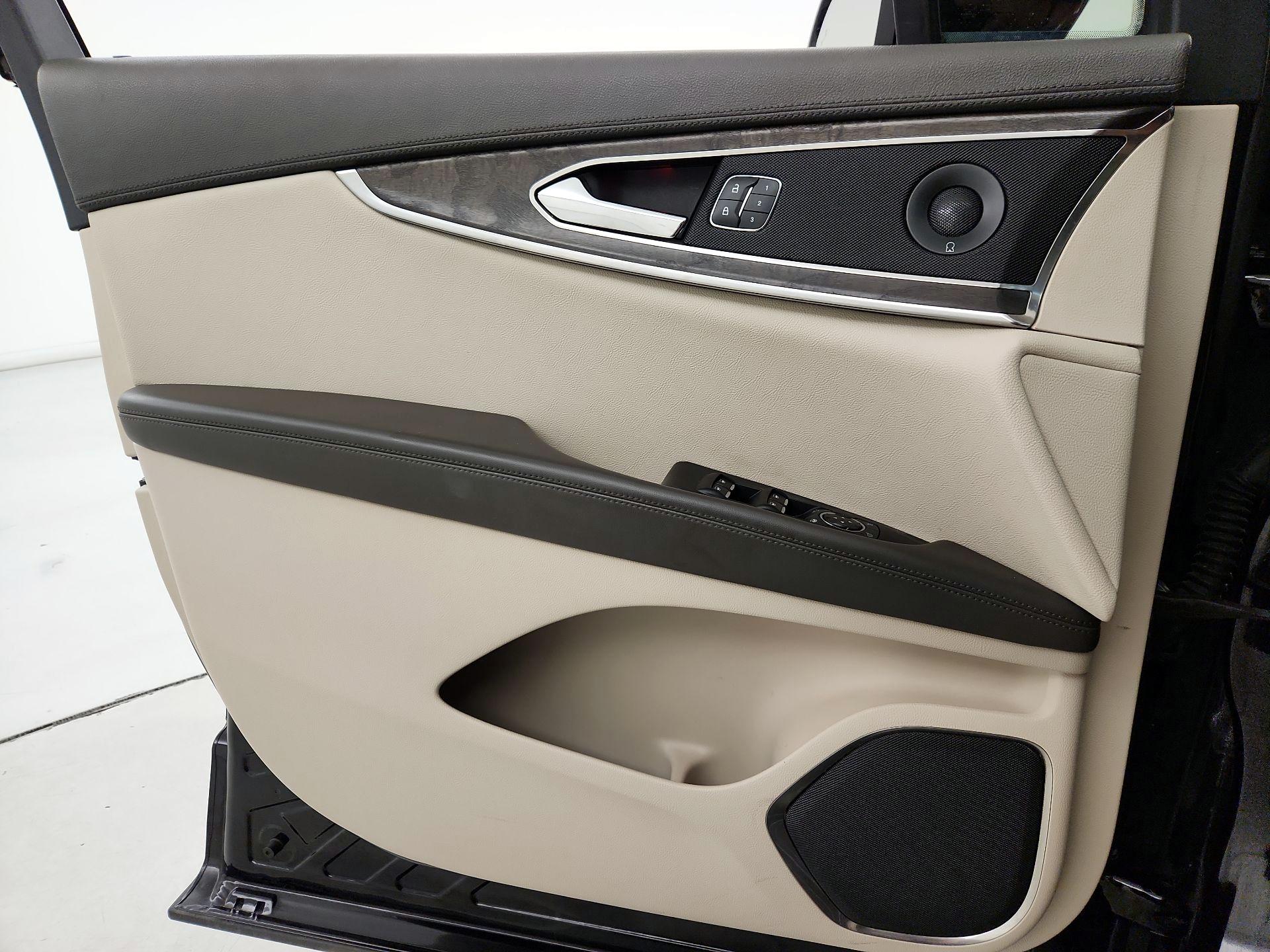 Thumbnail: 2020 Lincoln Nautilus - 12