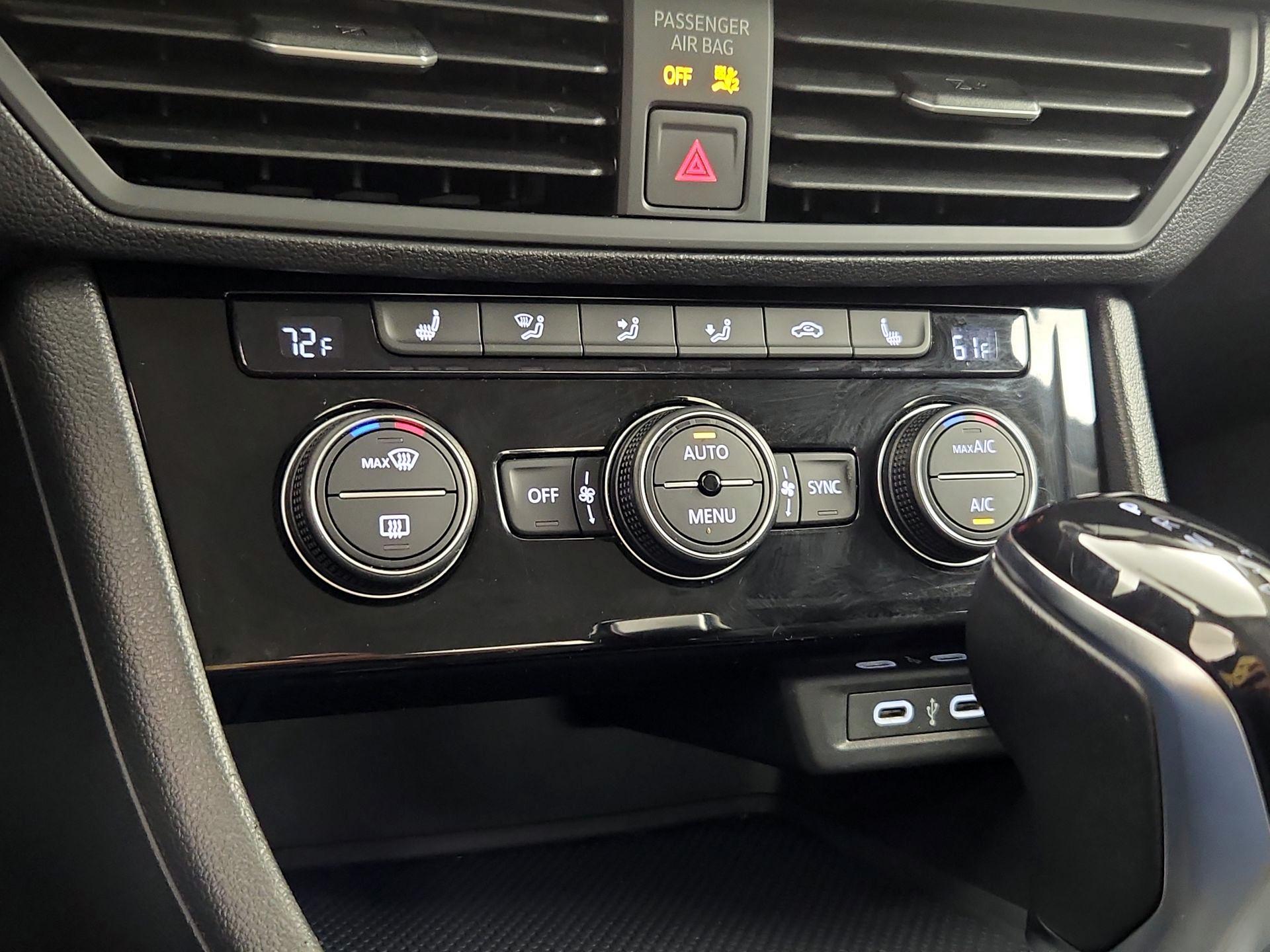 Thumbnail: 2024 Volkswagen Jetta - 16
