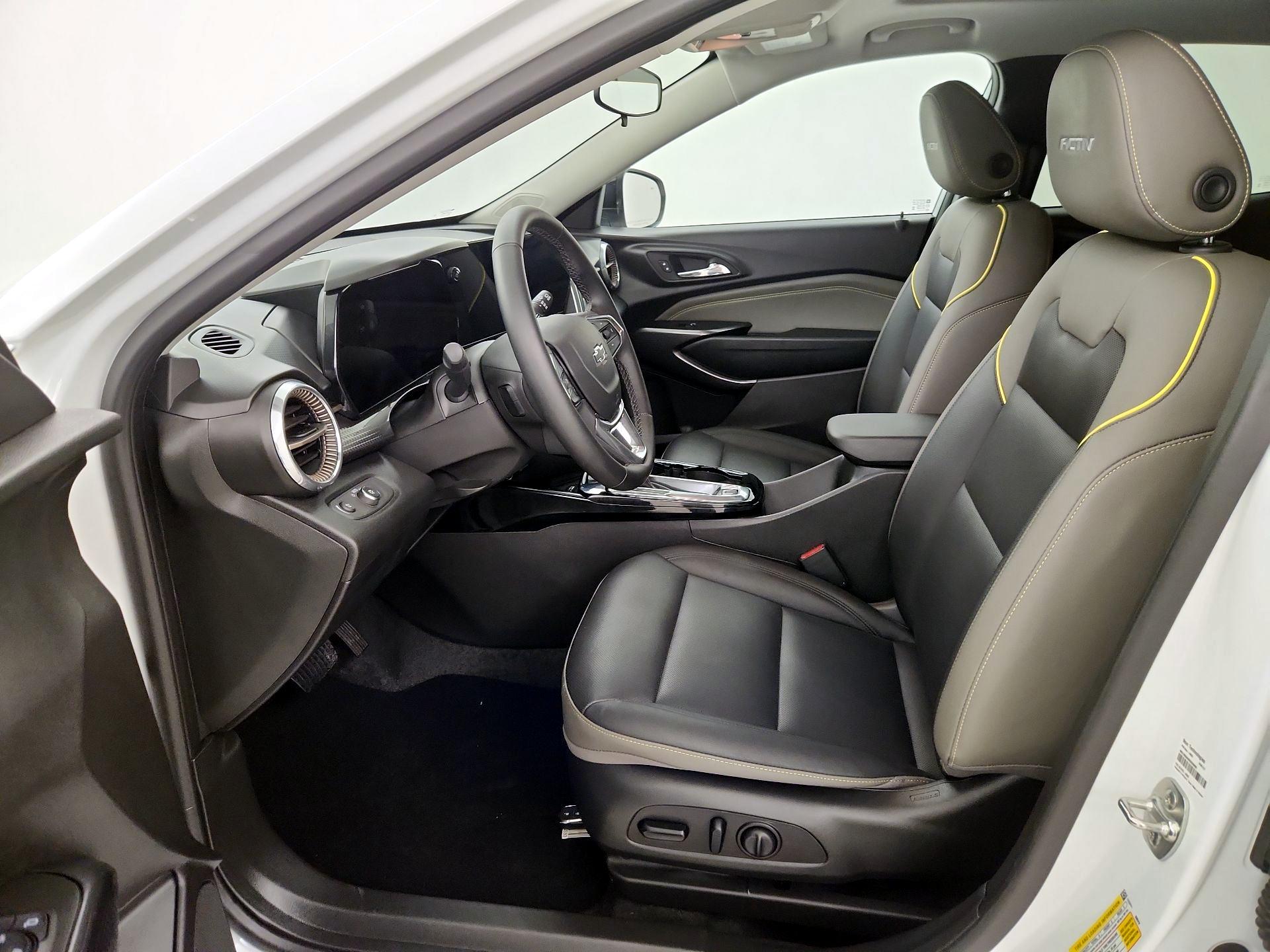 Thumbnail: 2025 Chevrolet Trax - 11