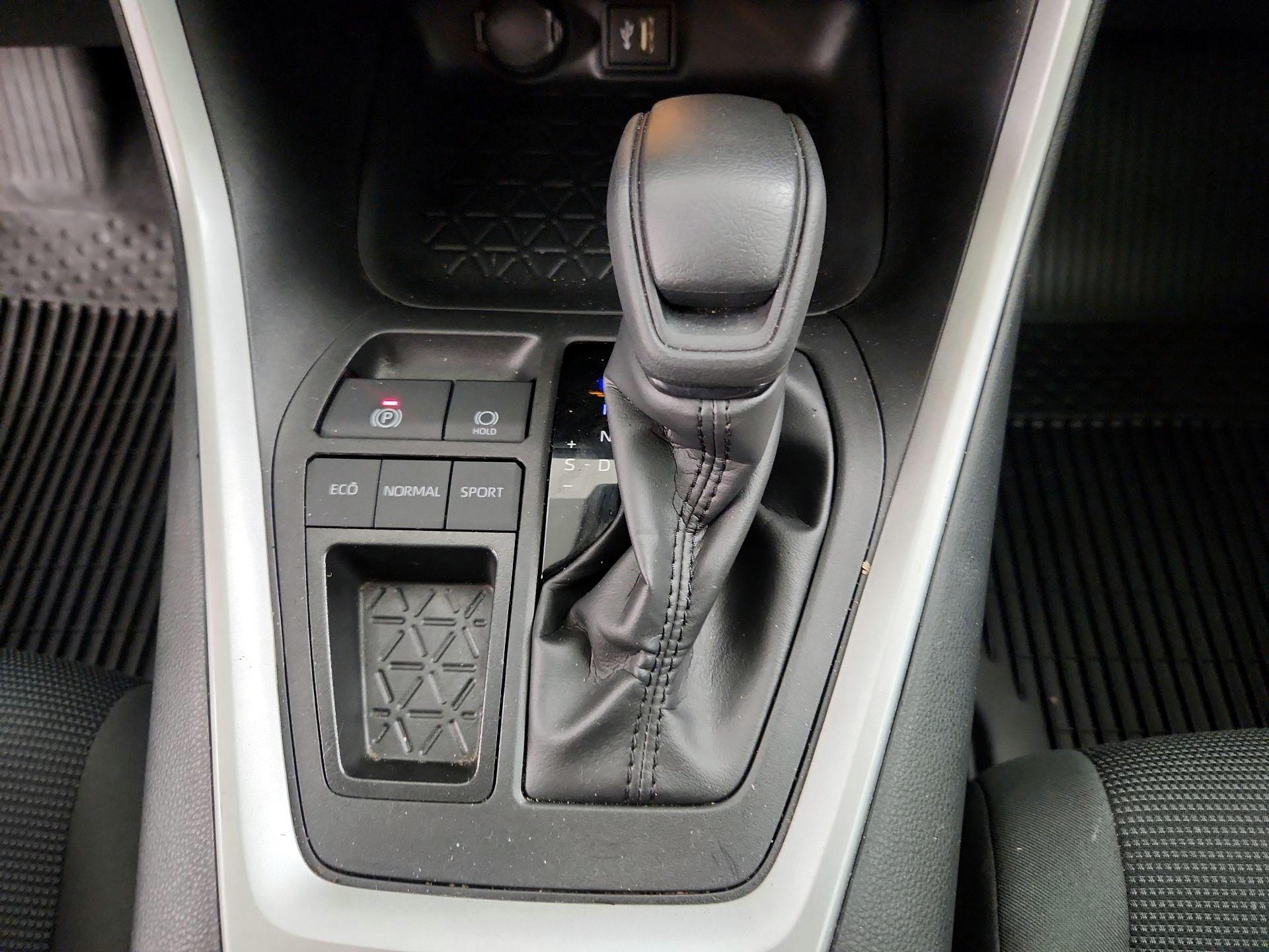 Thumbnail: 2024 Toyota RAV4 - 17