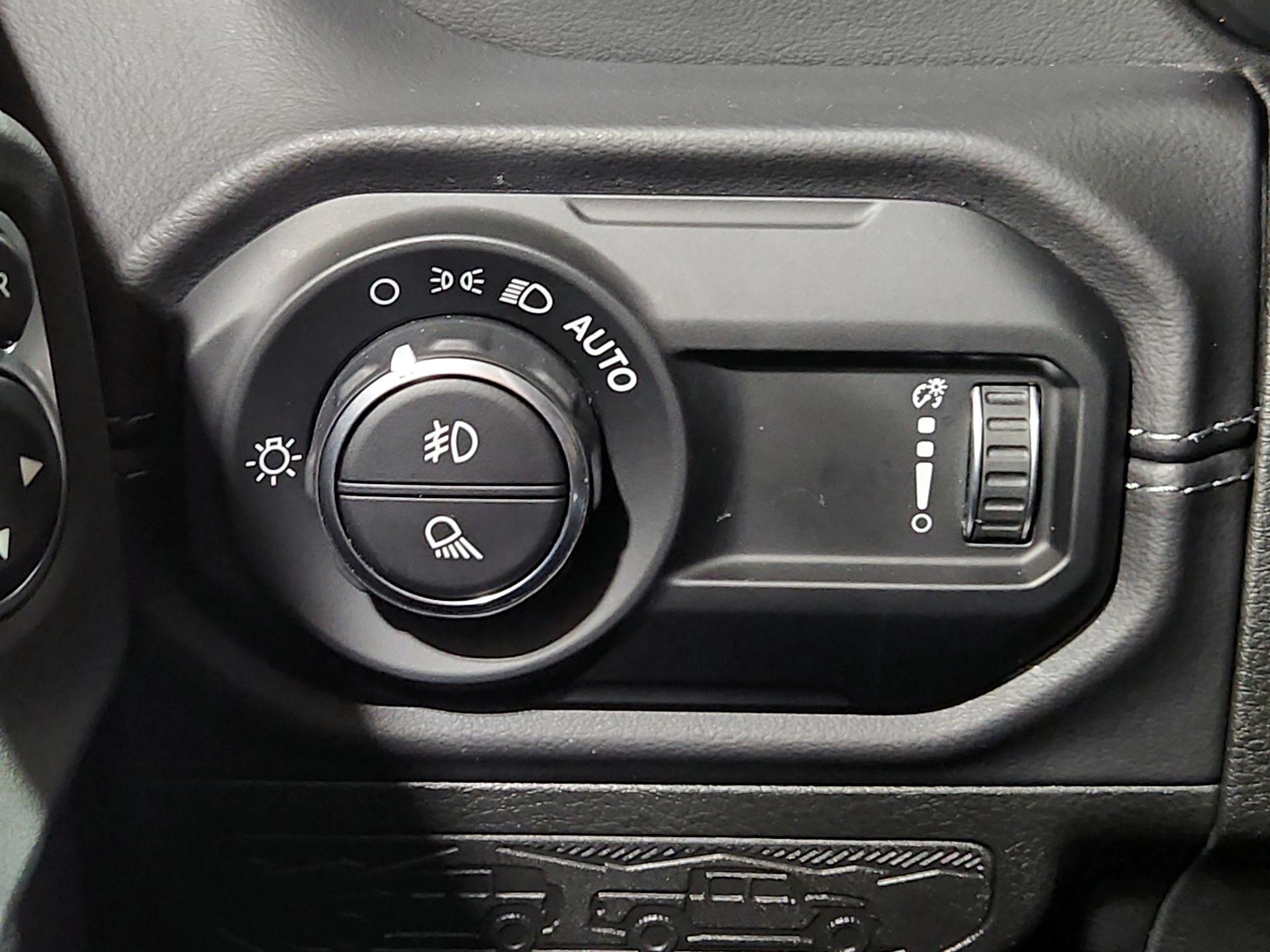 Thumbnail: 2025 Jeep Gladiator - 13