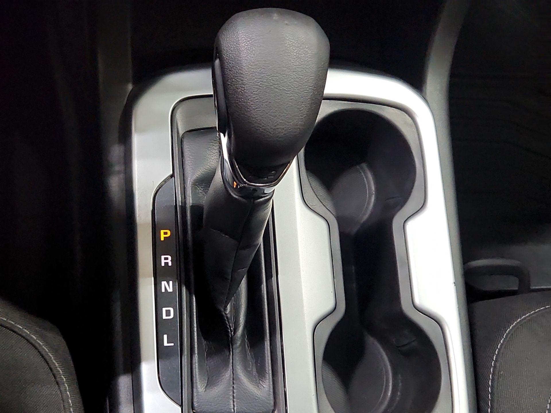 Thumbnail: 2022 Chevrolet Colorado - 17