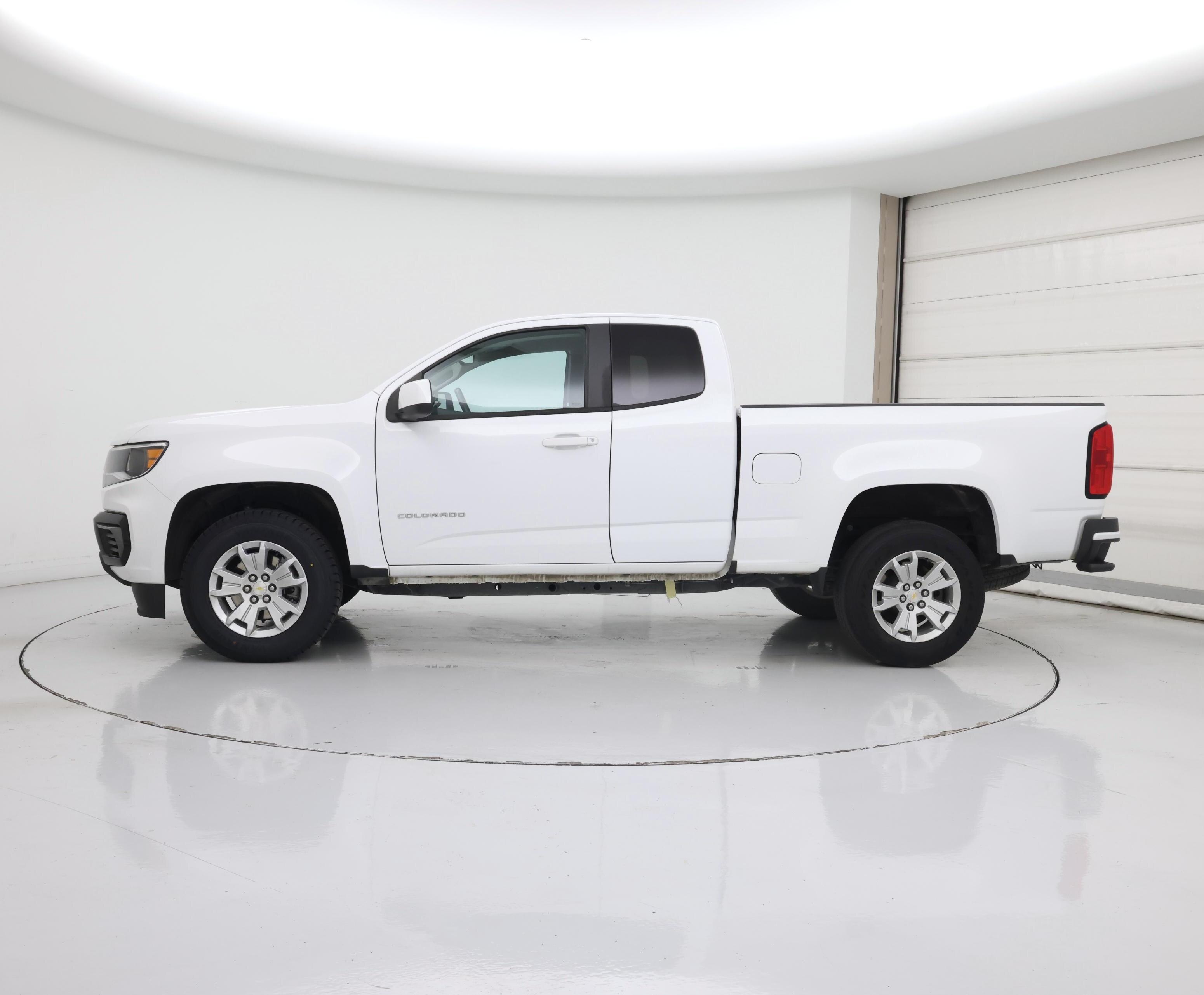 Thumbnail: 2022 Chevrolet Colorado - 3