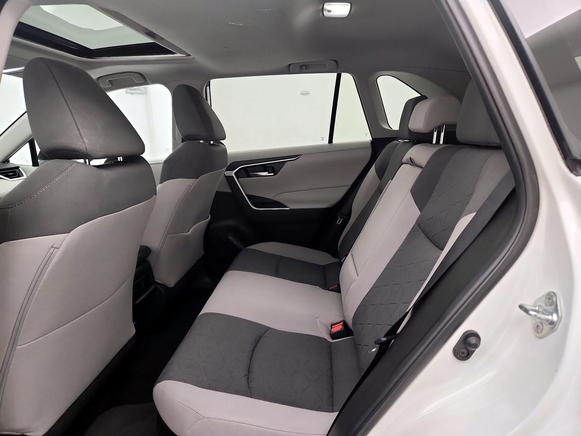 Thumbnail: 2022 Toyota RAV4 - 20