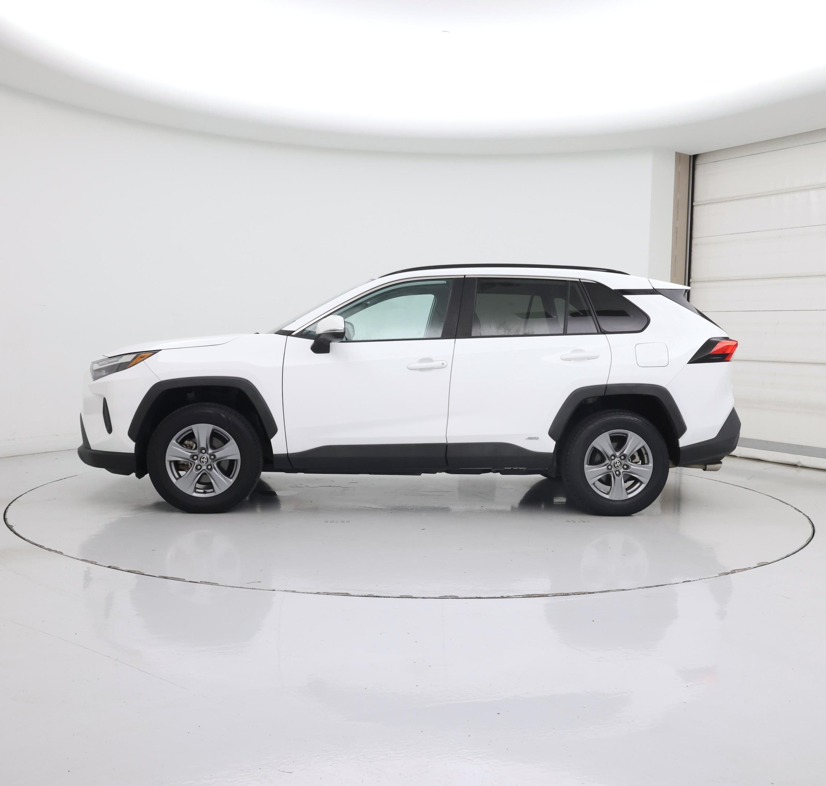 Thumbnail: 2022 Toyota RAV4 - 3