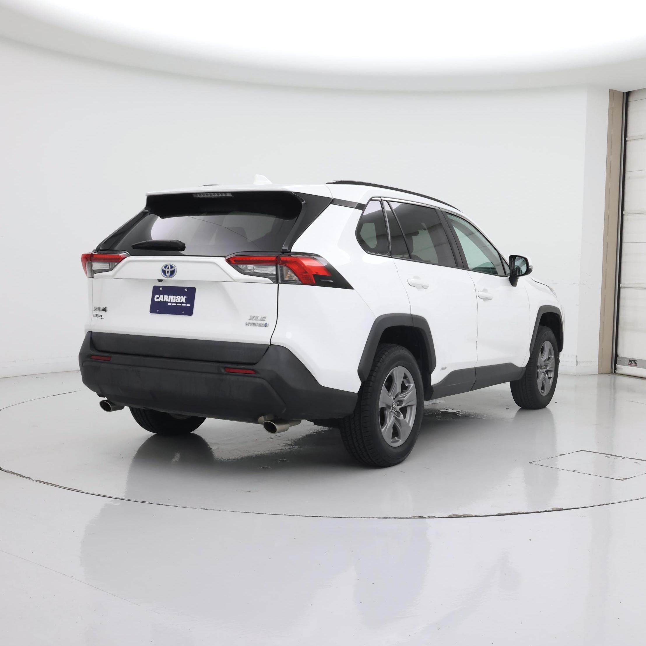 Thumbnail: 2022 Toyota RAV4 - 8