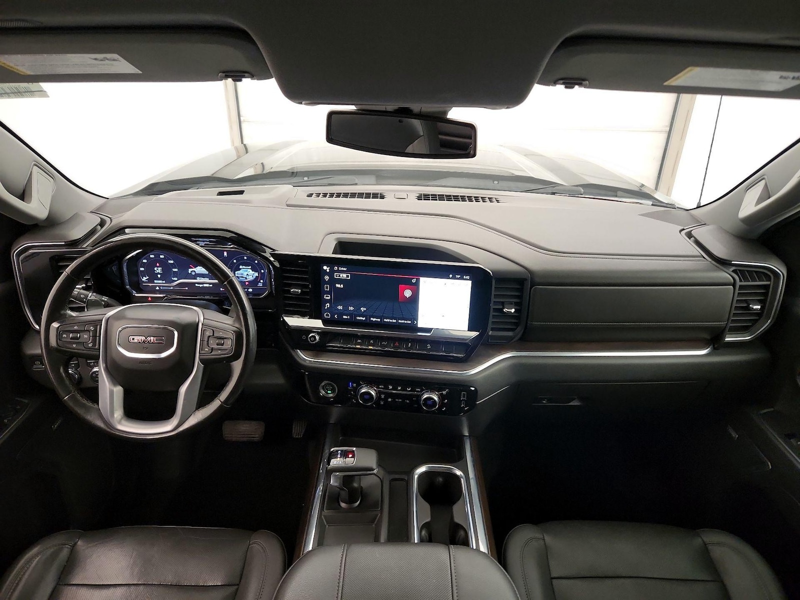 2023 GMC Sierra 1500 SLT - Photo 10