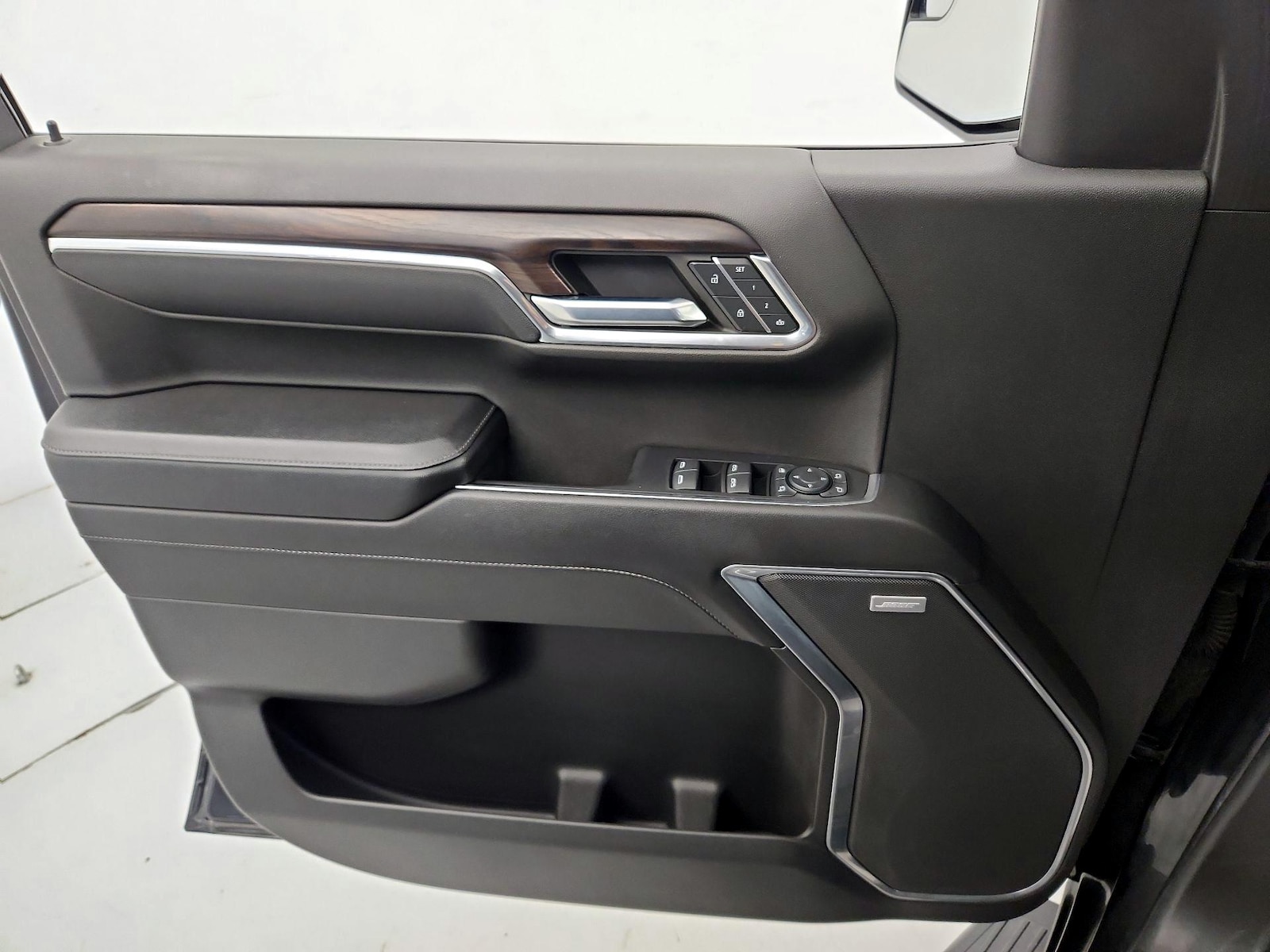 2023 GMC Sierra 1500 SLT - Photo 13