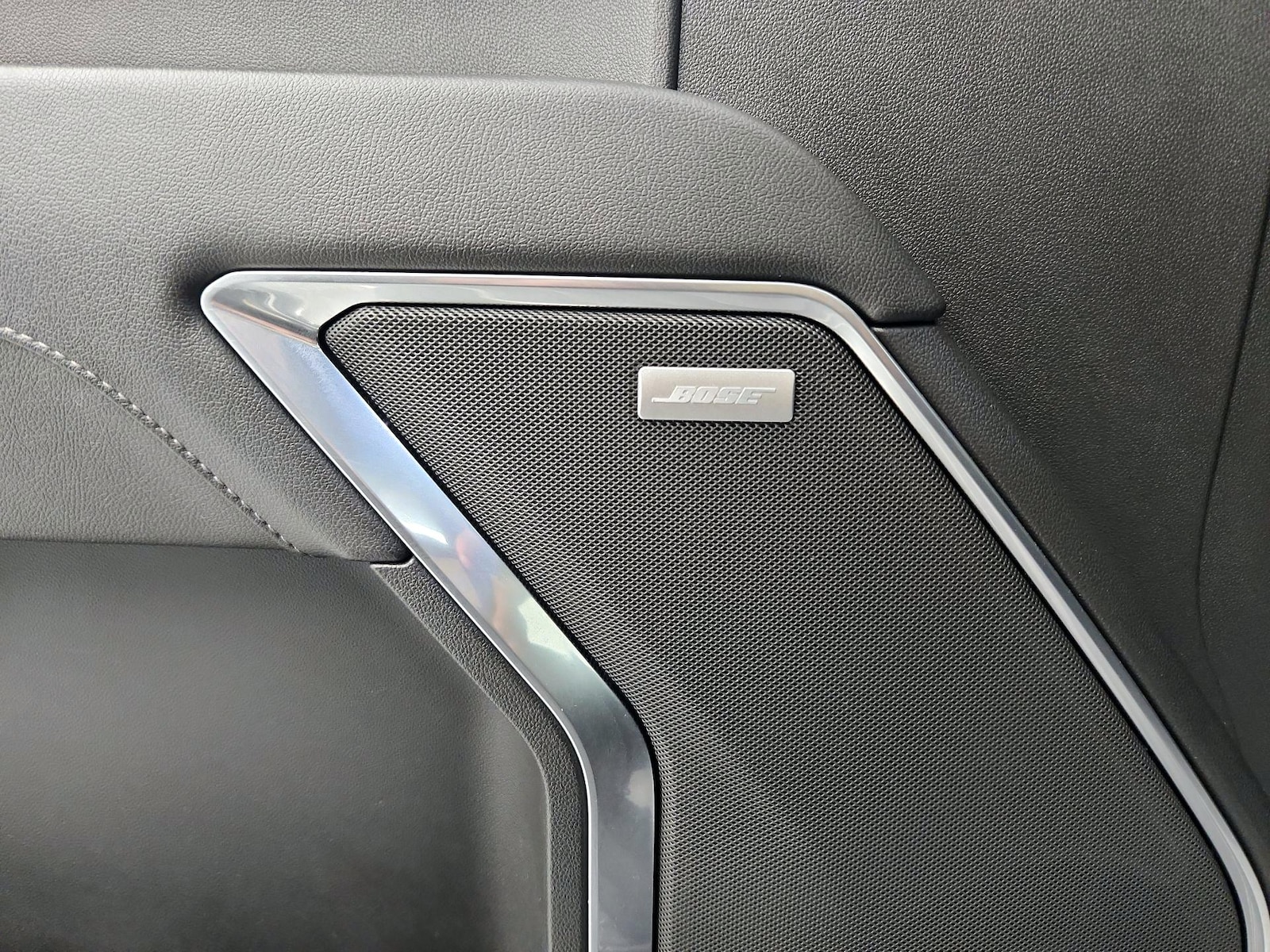 2023 GMC Sierra 1500 SLT - Photo 24