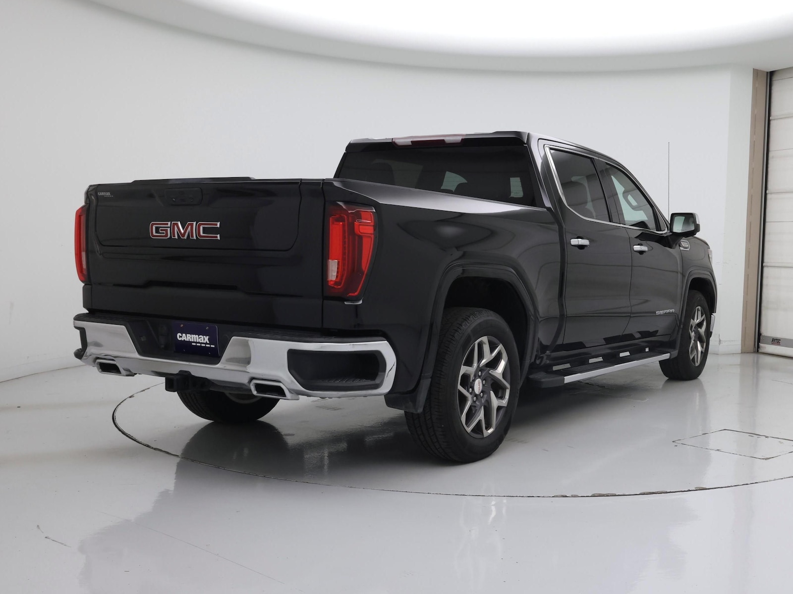 2023 GMC Sierra 1500 SLT - Photo 9