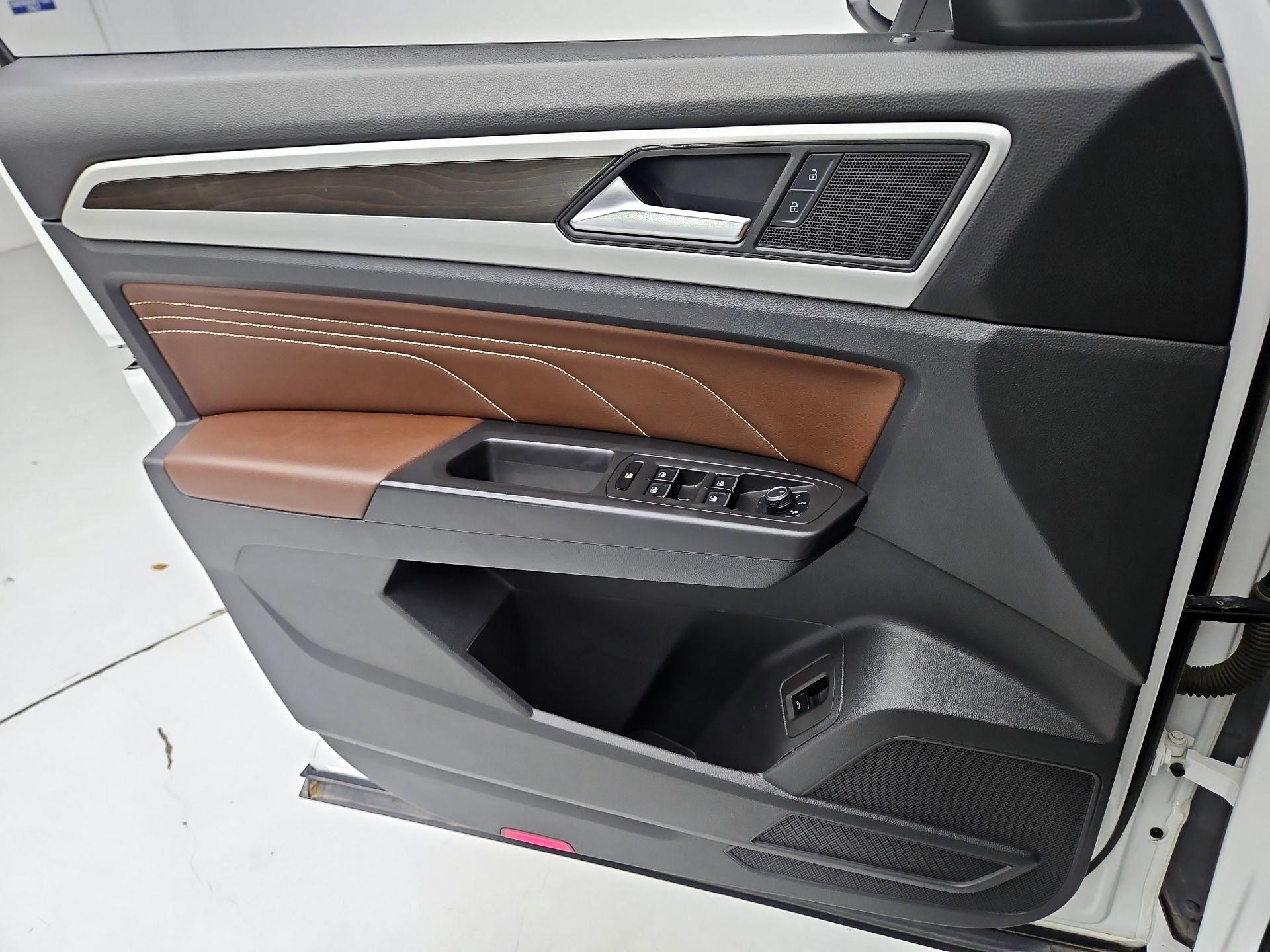 Thumbnail: 2023 Volkswagen Atlas - 12