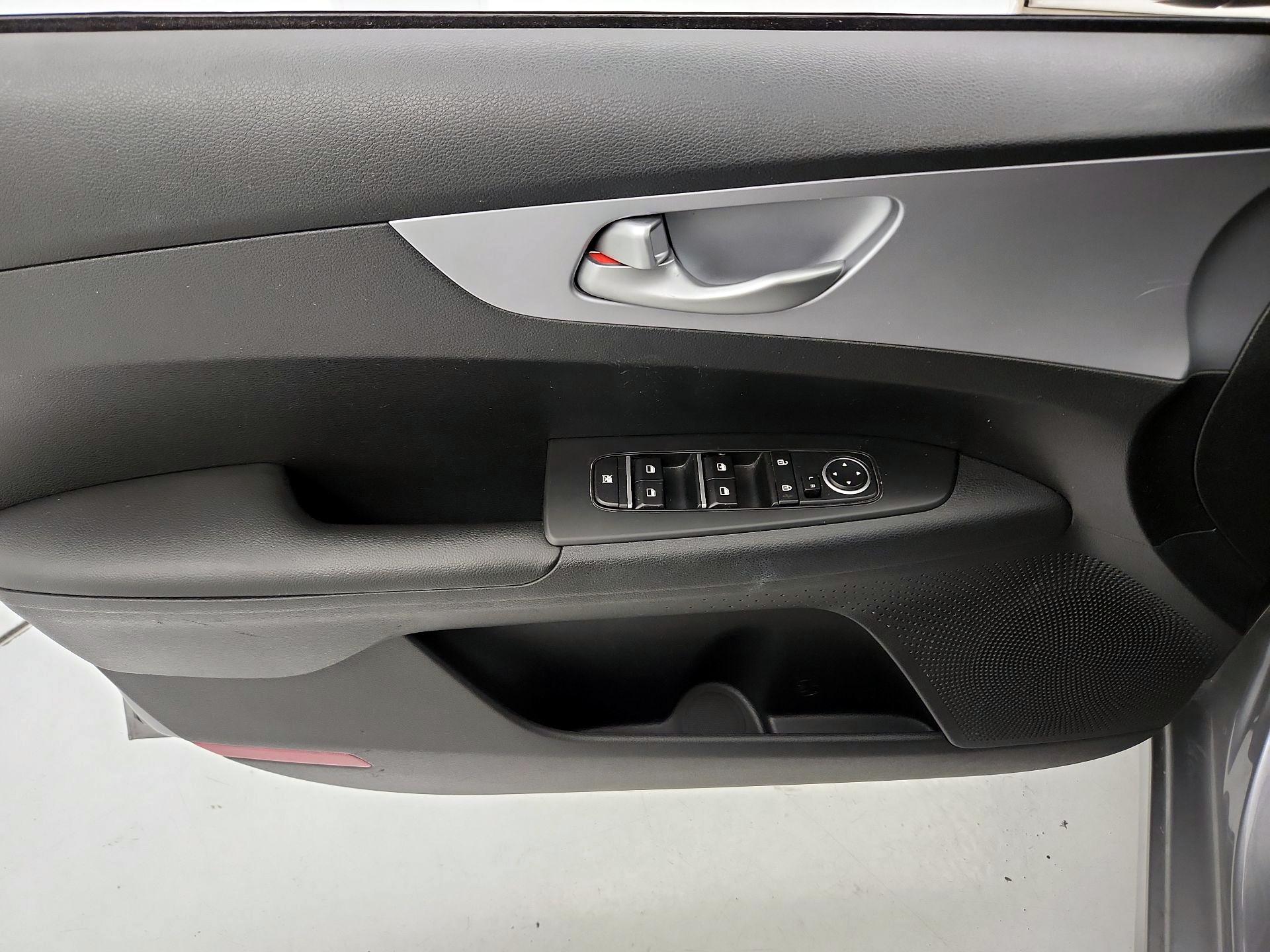 Thumbnail: 2024 Kia Forte - 12