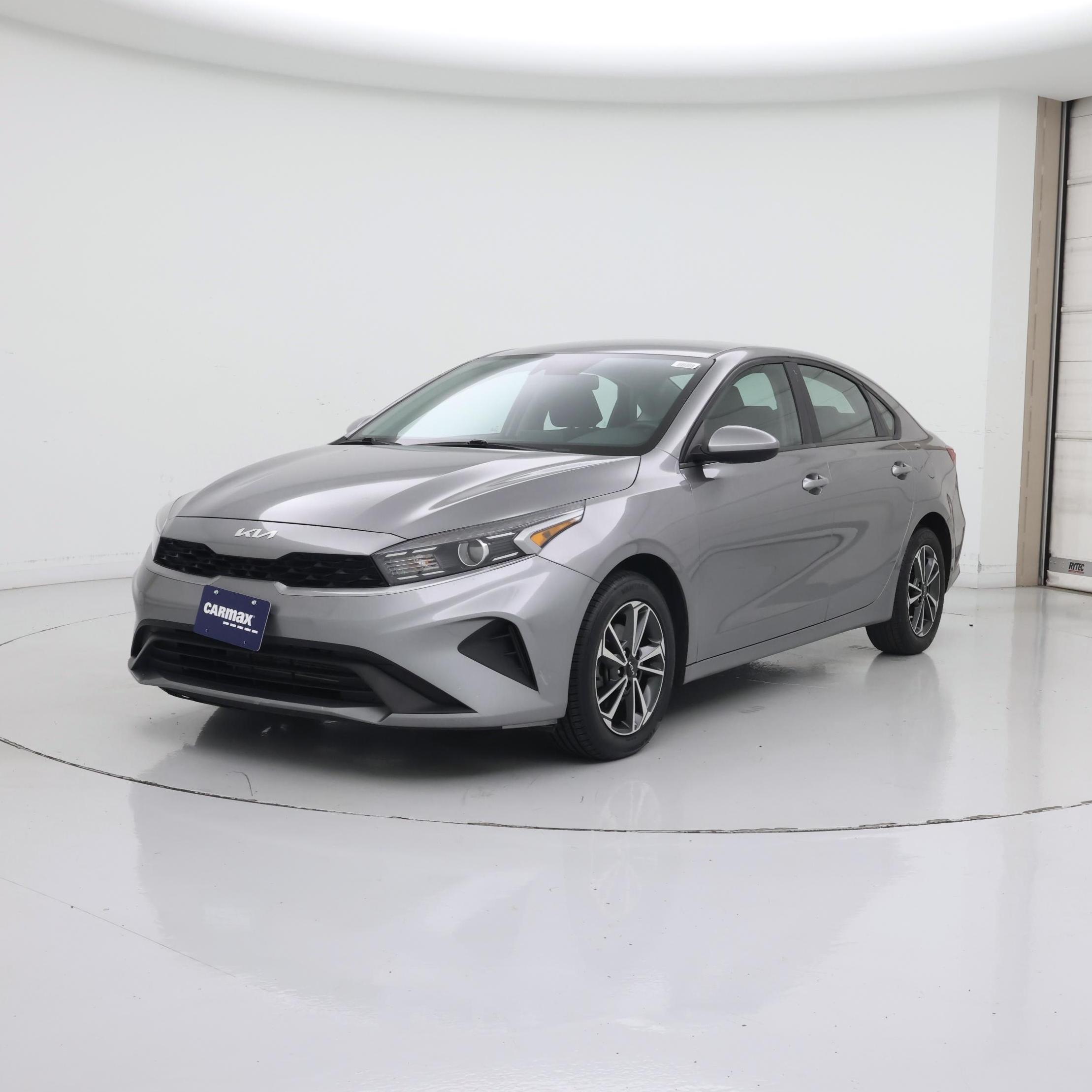 Thumbnail: 2024 Kia Forte - 4
