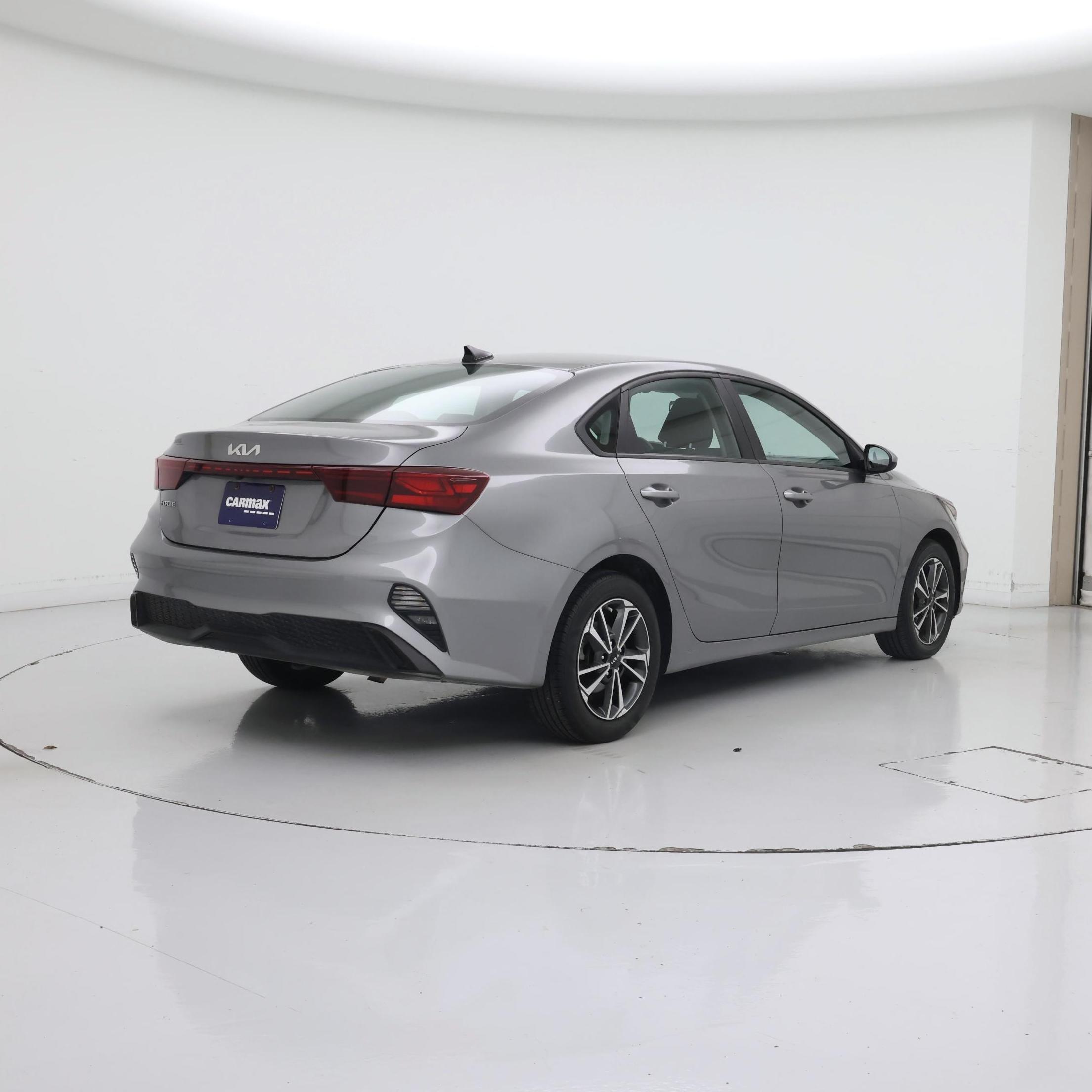 Thumbnail: 2024 Kia Forte - 8