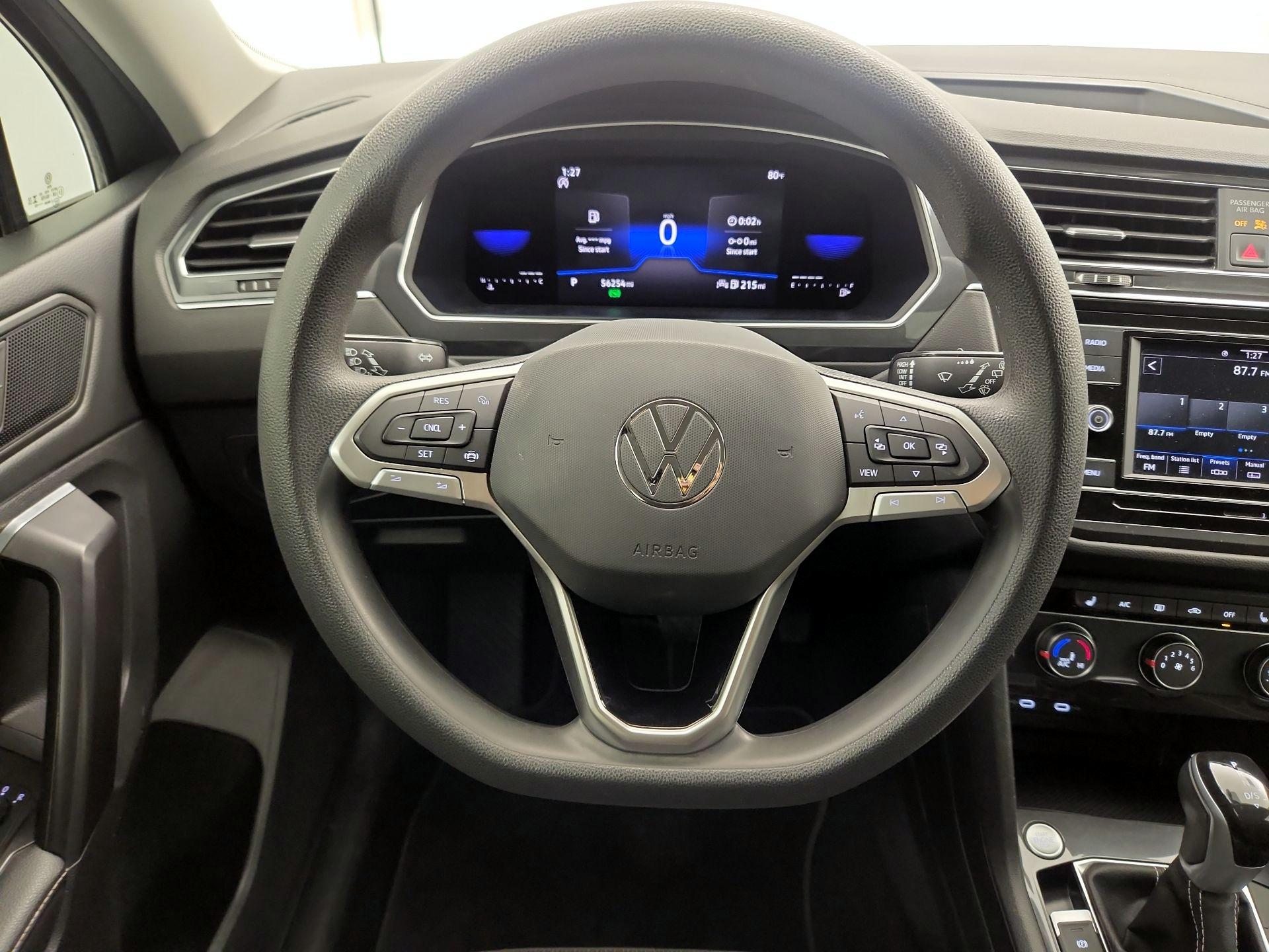 Thumbnail: 2023 Volkswagen Tiguan - 10