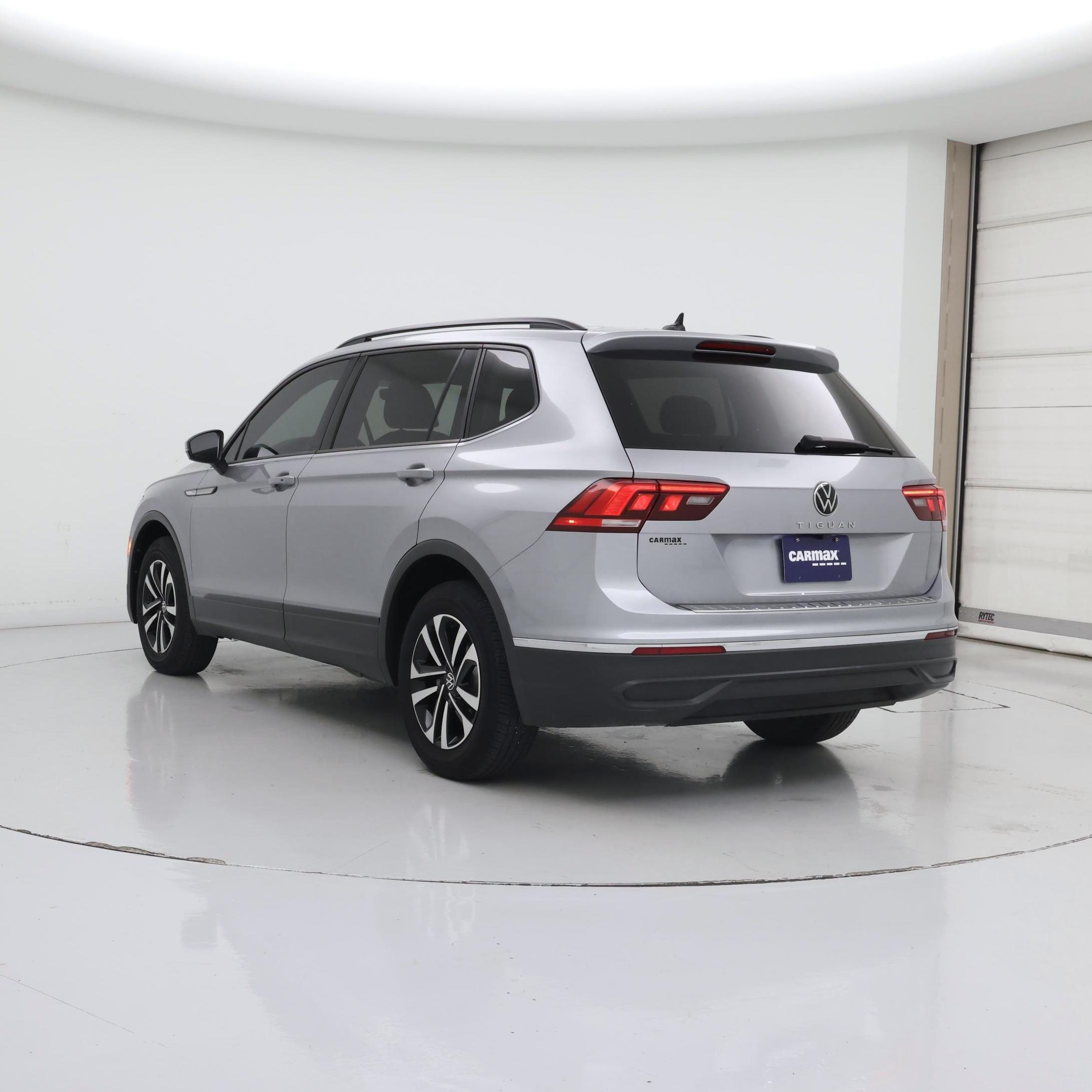 Thumbnail: 2023 Volkswagen Tiguan - 2