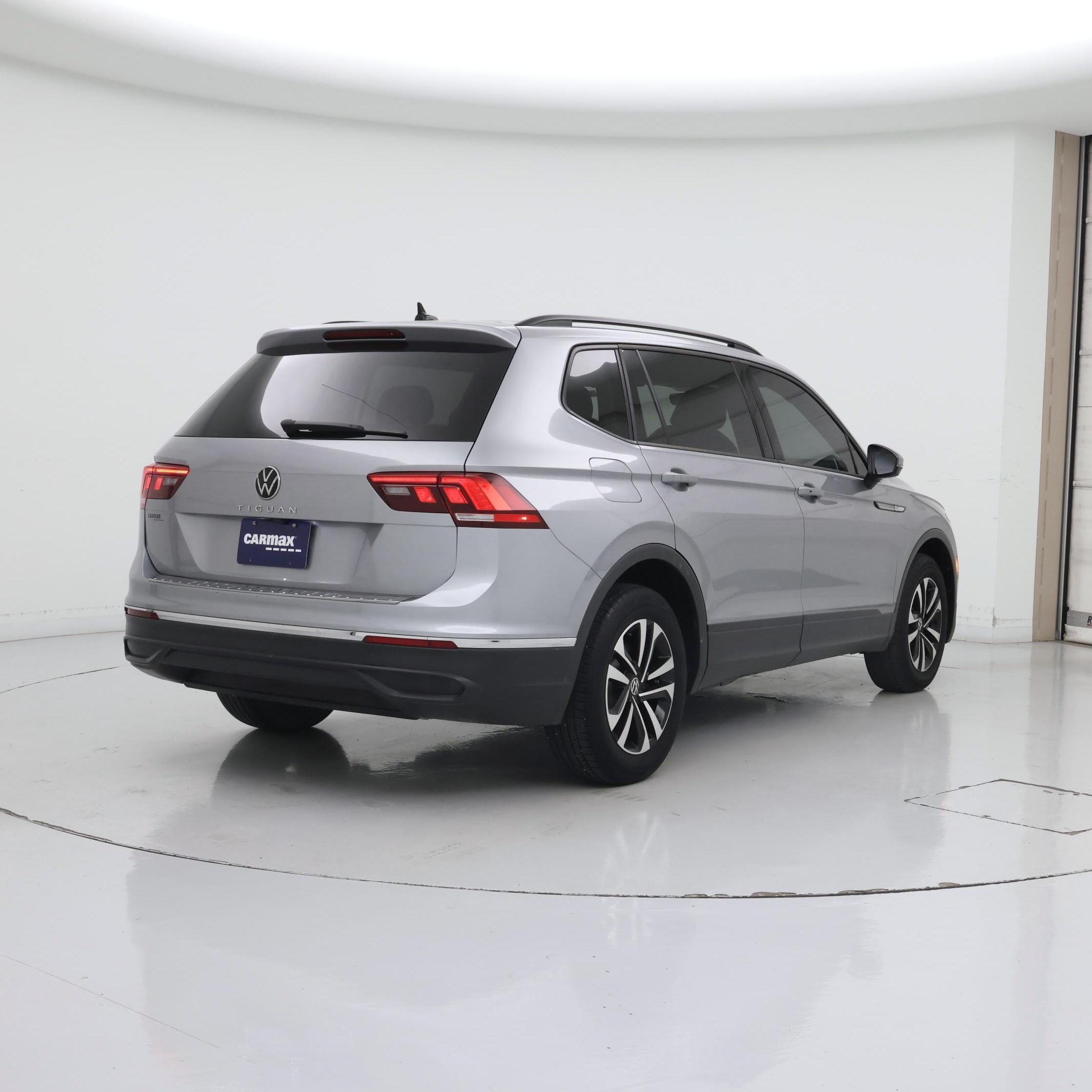 Thumbnail: 2023 Volkswagen Tiguan - 8