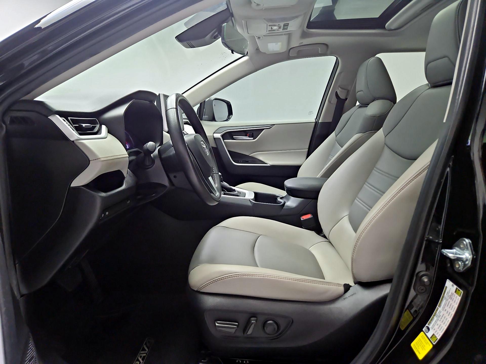 Thumbnail: 2025 Toyota RAV4 - 9