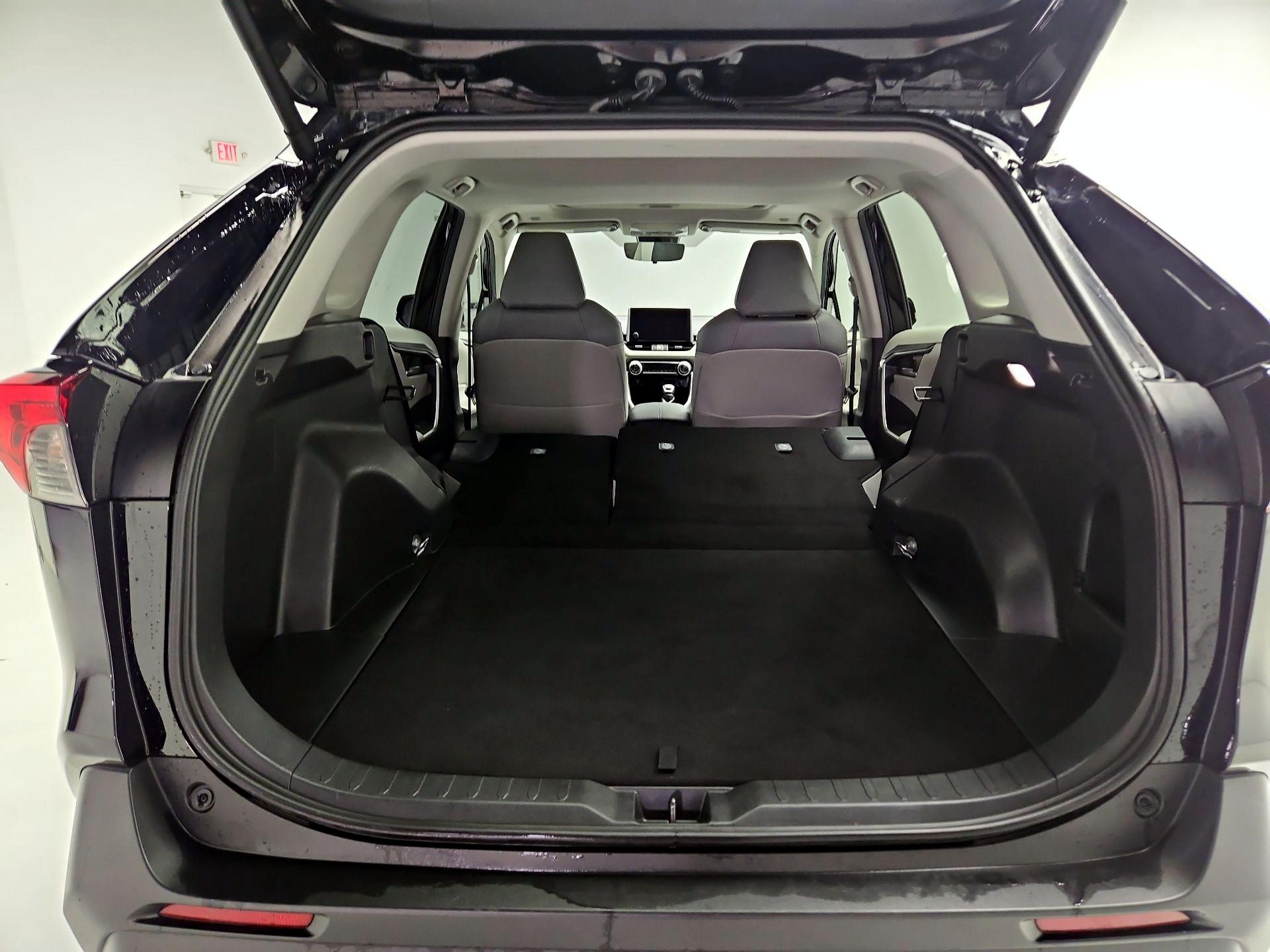 Thumbnail: 2025 Toyota RAV4 - 20