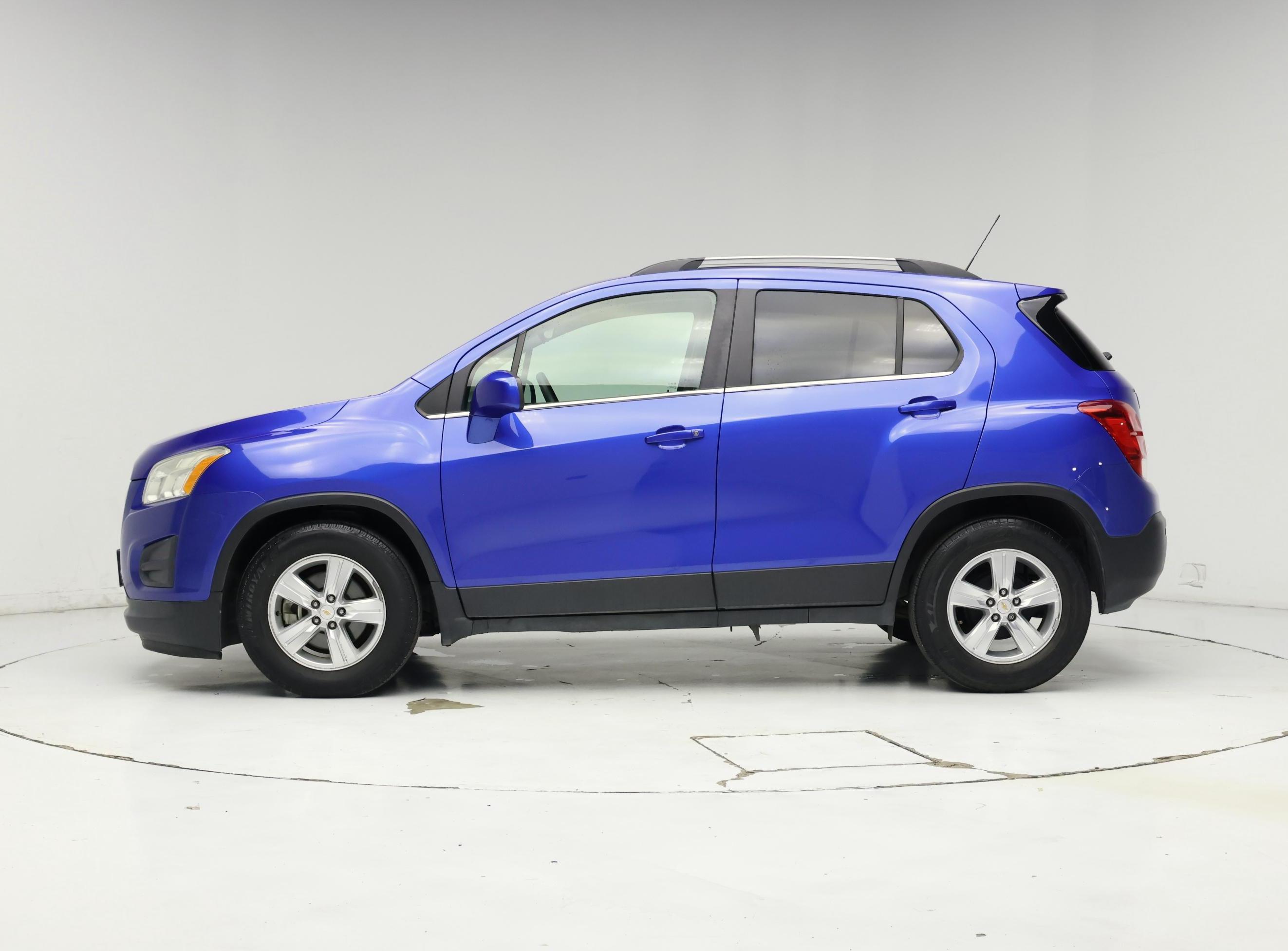 Thumbnail: 2015 Chevrolet Trax - 3