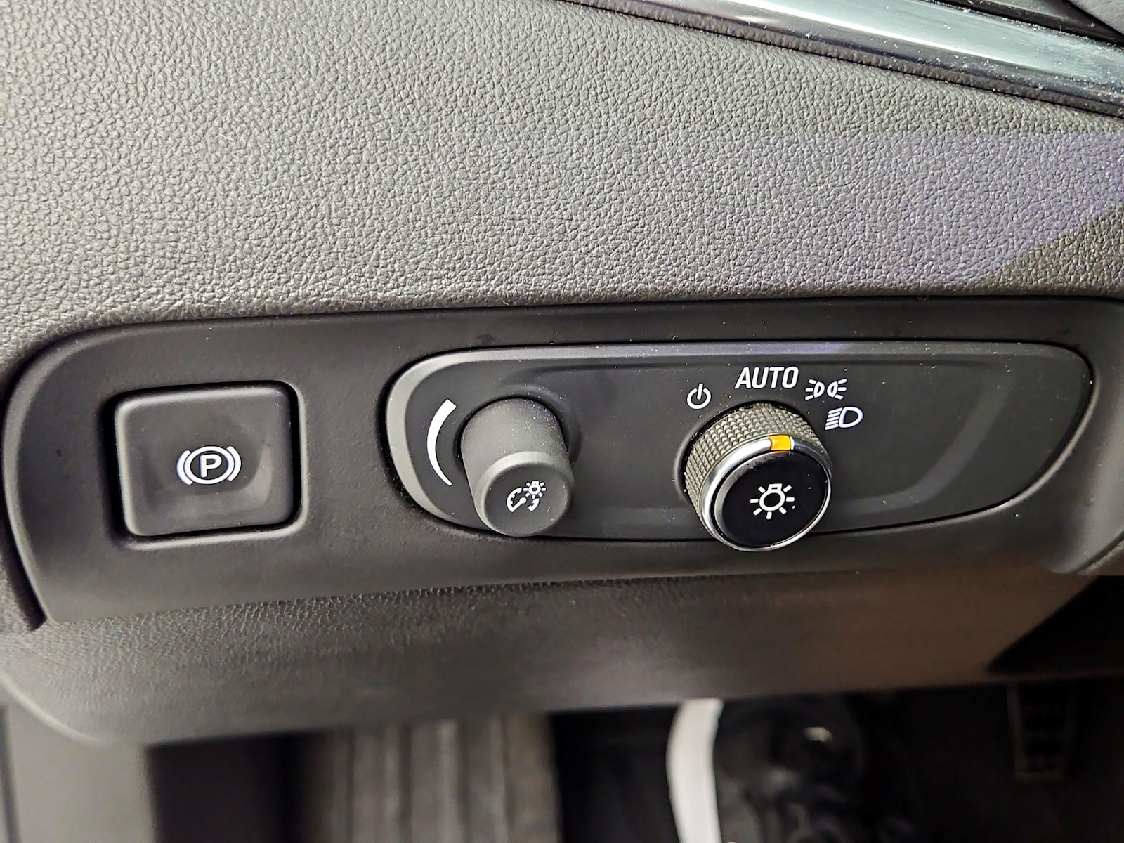 2020 Buick Enclave Essence - Photo 14
