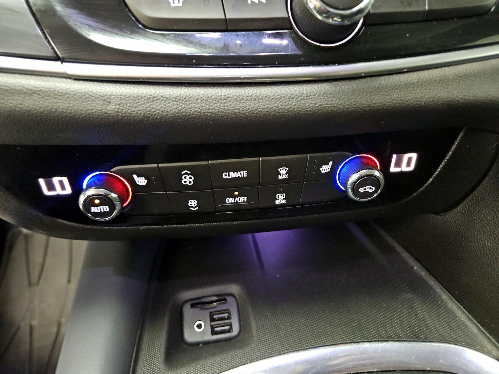 2020 Buick Enclave Essence - Photo 17
