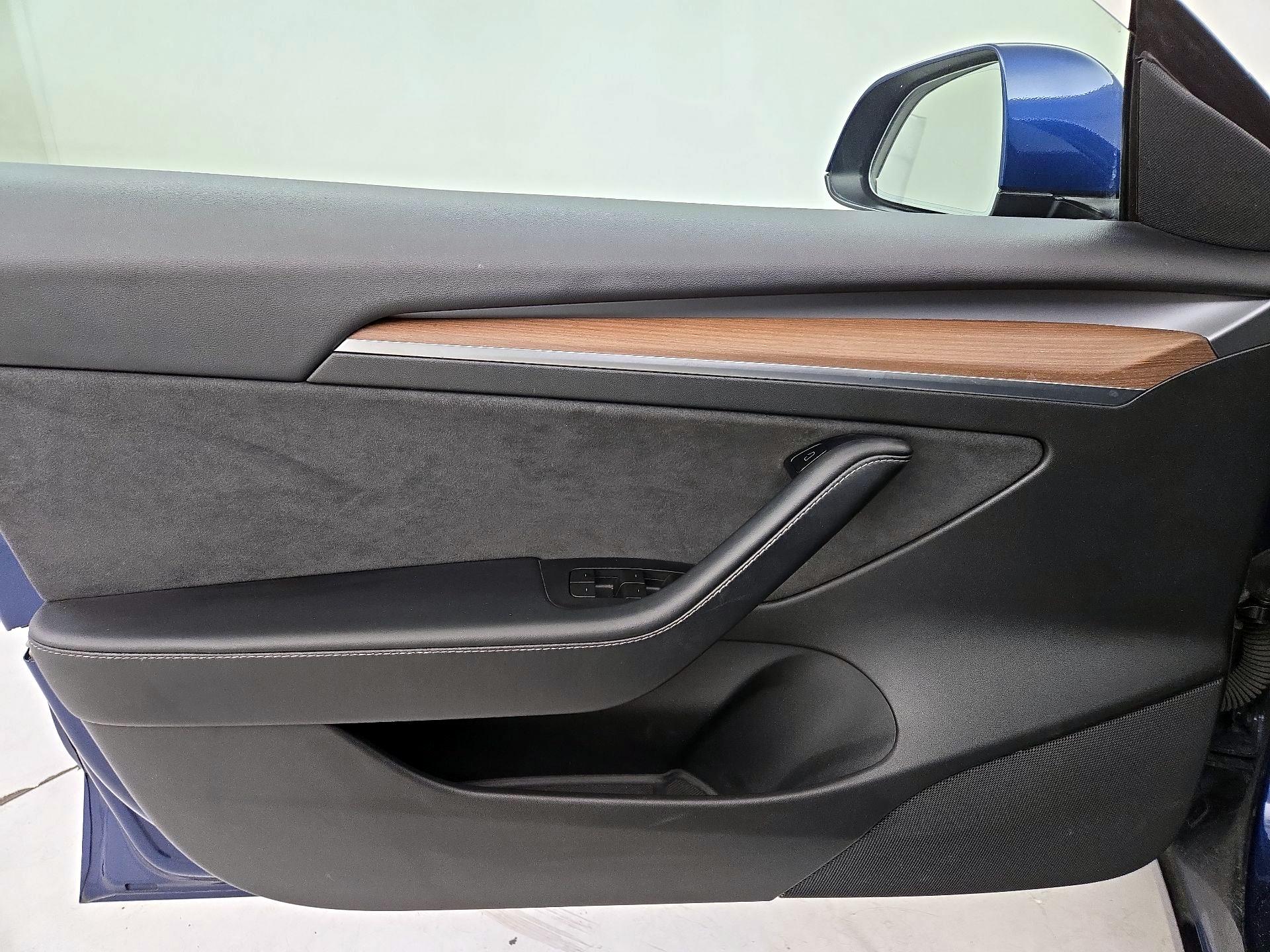 Thumbnail: 2021 Tesla Model 3 - 12