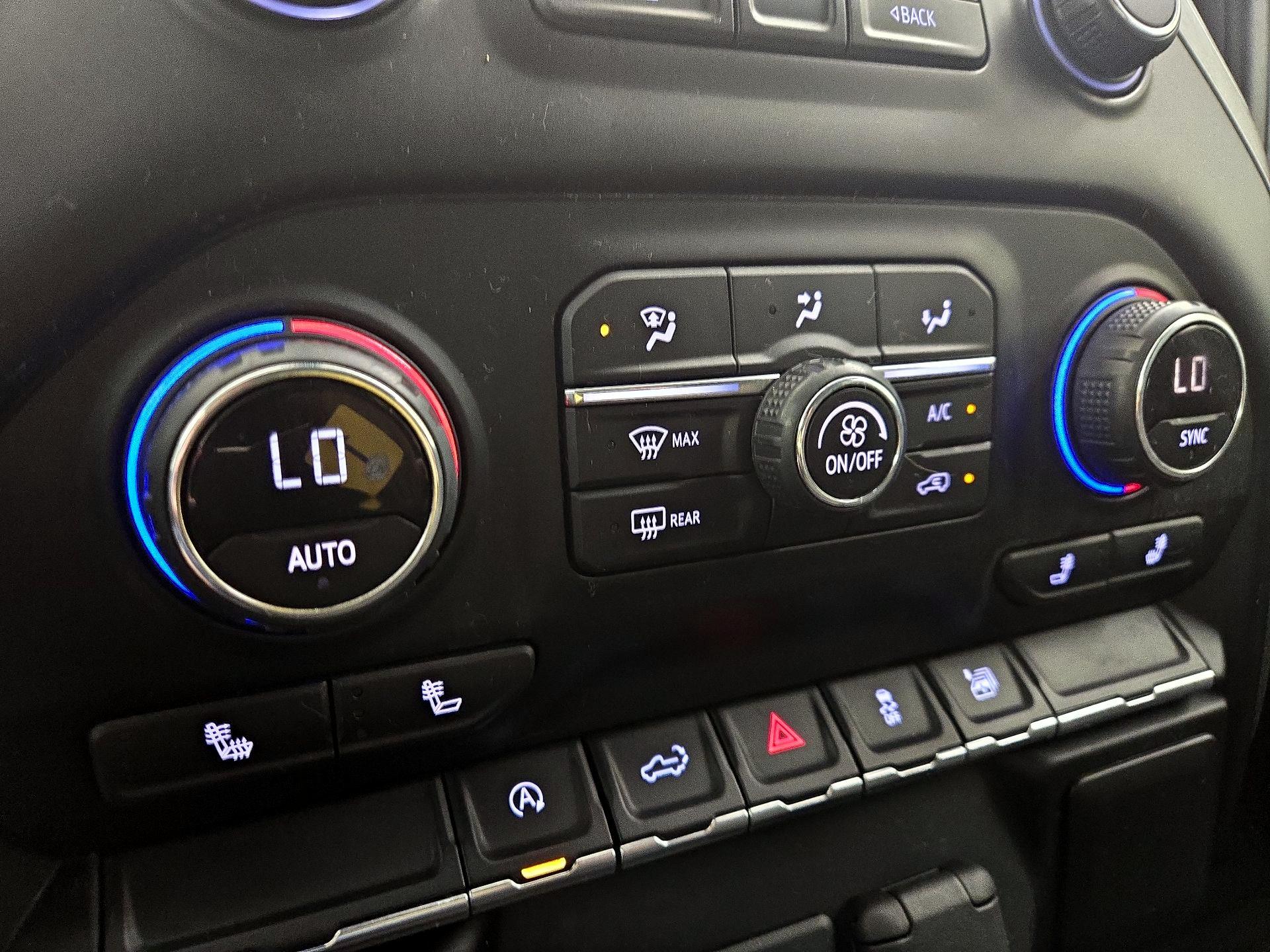 Thumbnail: 2021 Chevrolet Silverado 1500 - 16