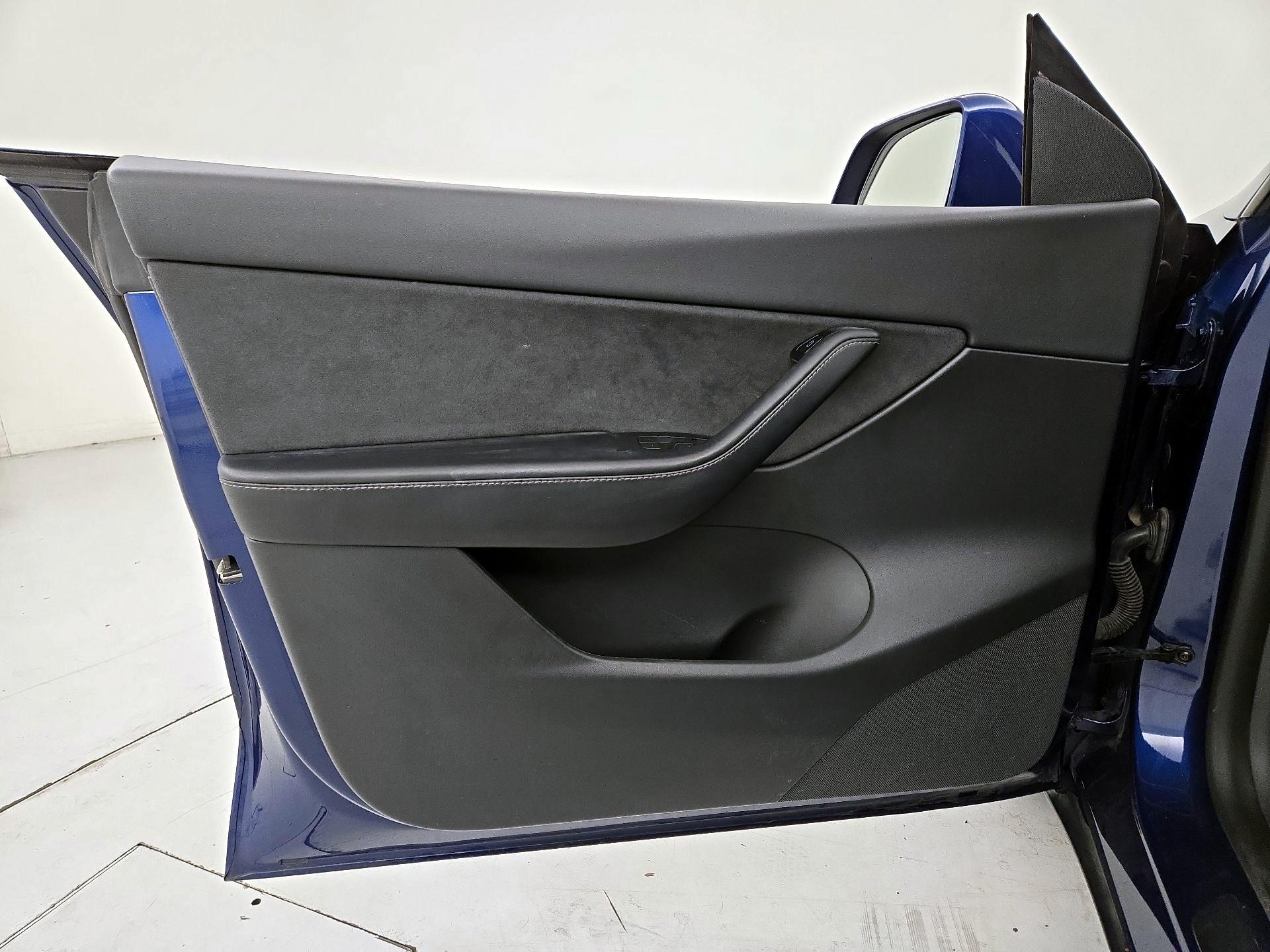Thumbnail: 2022 Tesla Model Y - 12