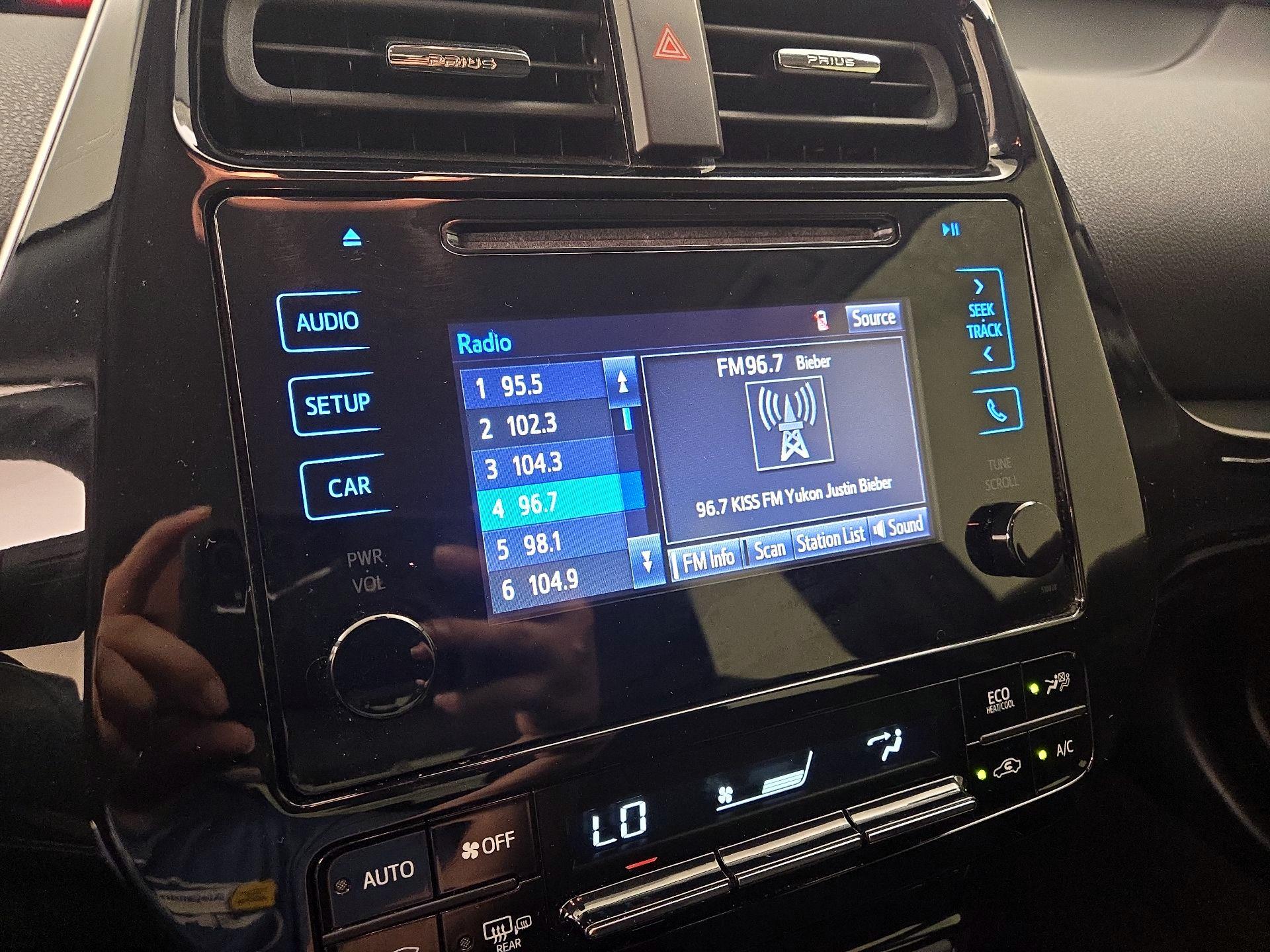 Thumbnail: 2017 Toyota Prius - 15