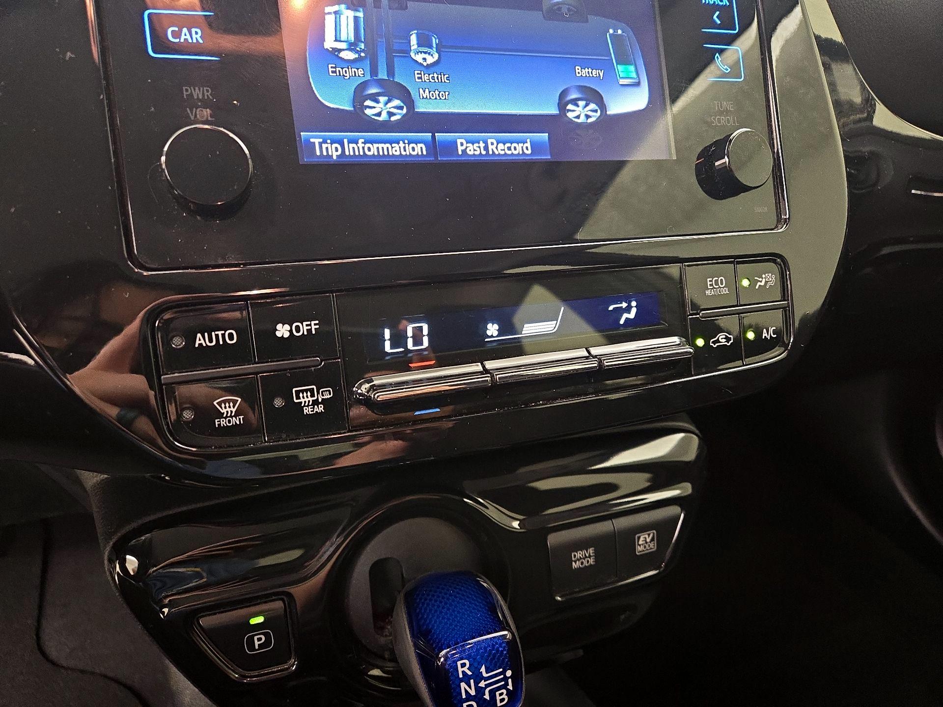 Thumbnail: 2017 Toyota Prius - 16