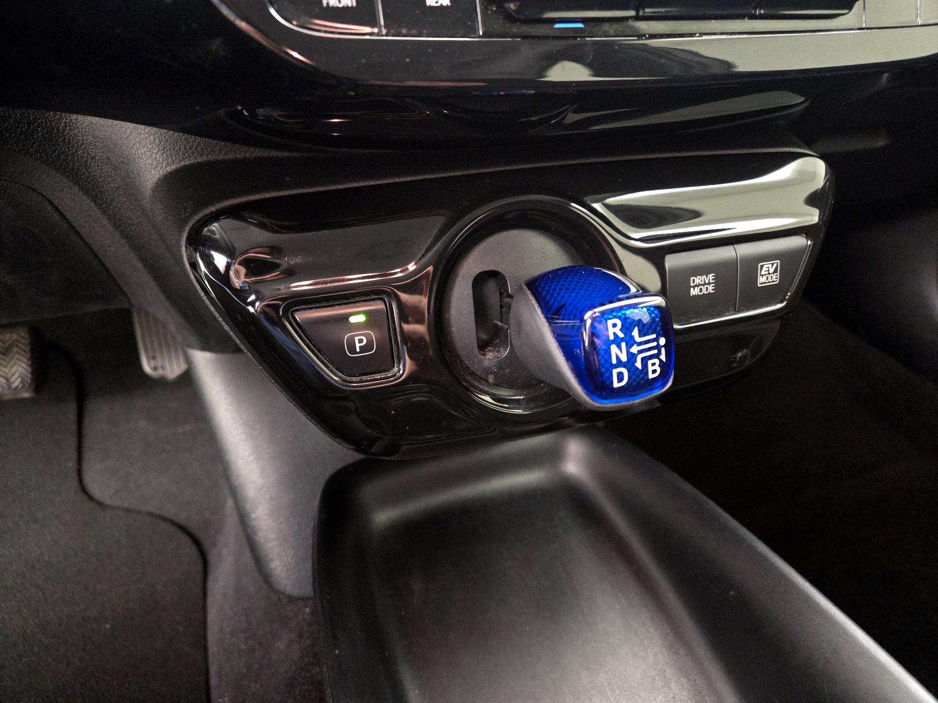 Thumbnail: 2017 Toyota Prius - 17