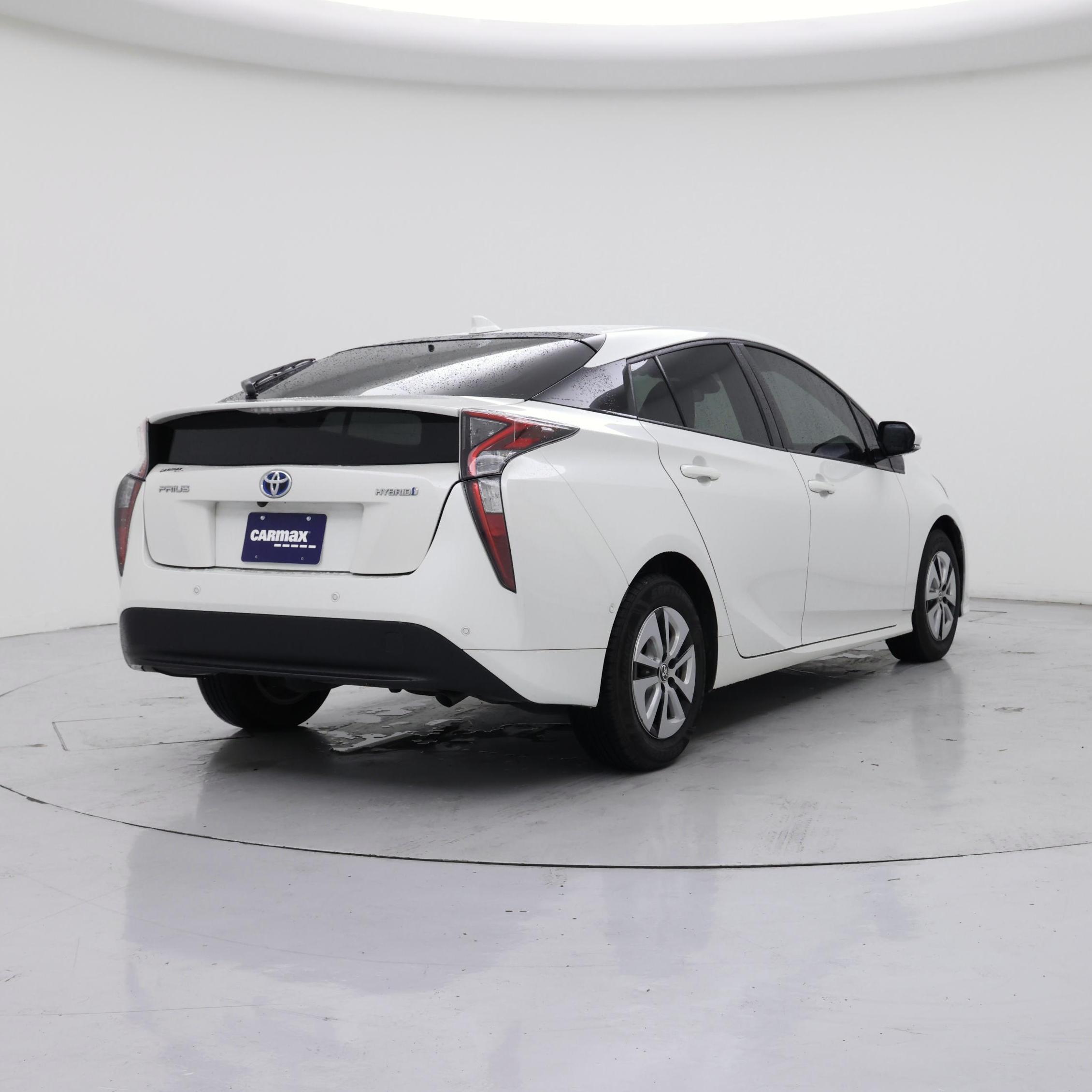 Thumbnail: 2017 Toyota Prius - 8