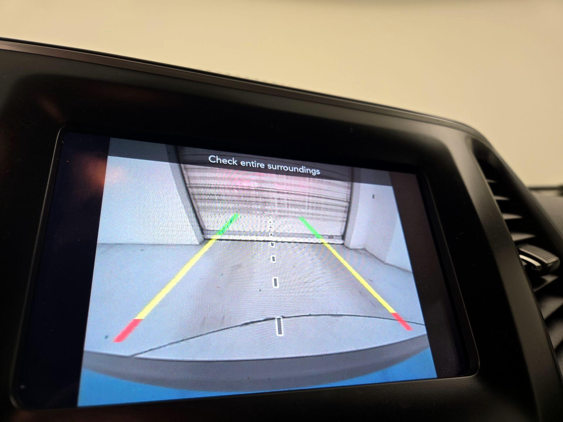 Thumbnail: 2021 Jeep Cherokee - 14