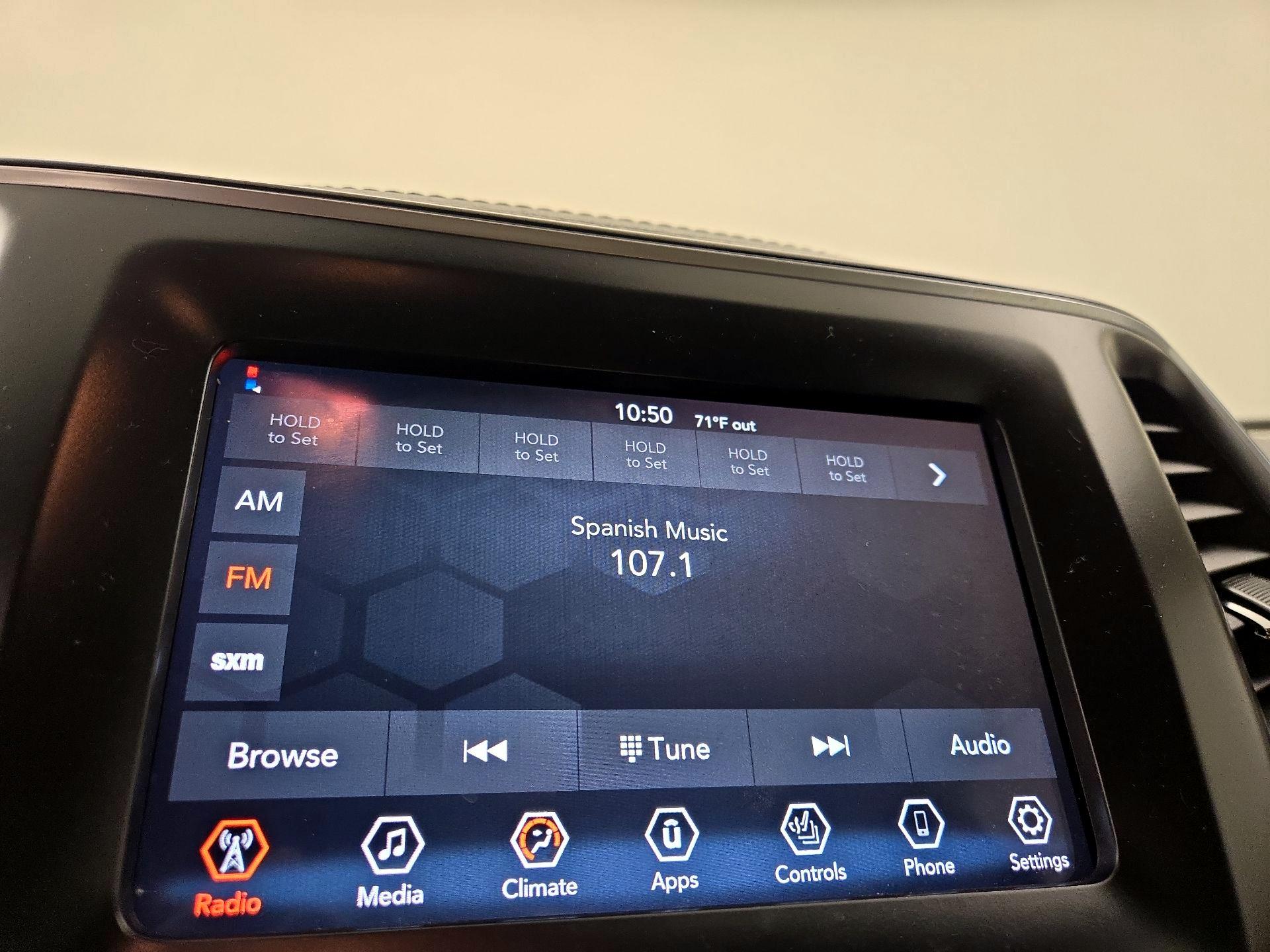 Thumbnail: 2021 Jeep Cherokee - 15