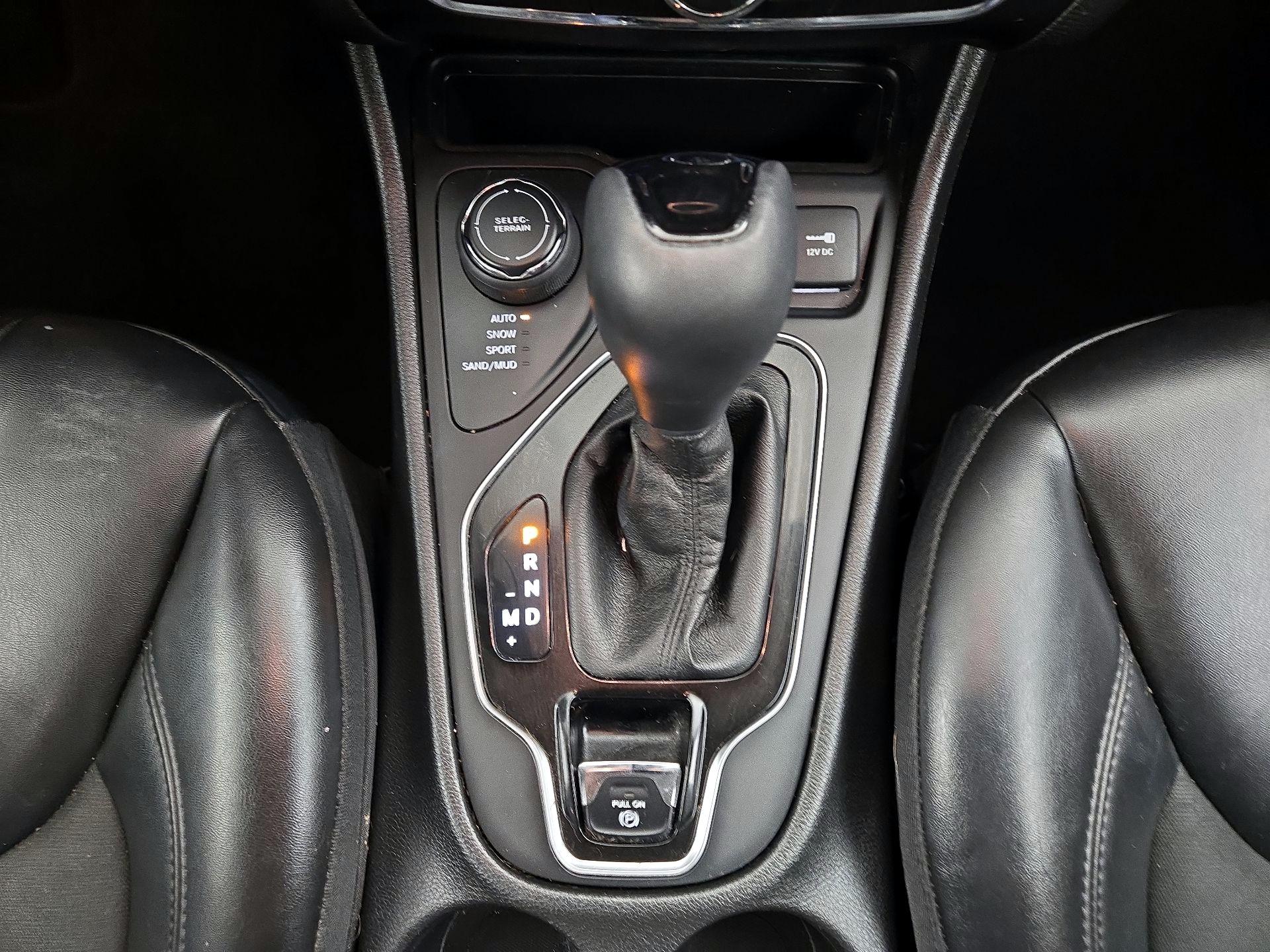 Thumbnail: 2021 Jeep Cherokee - 17