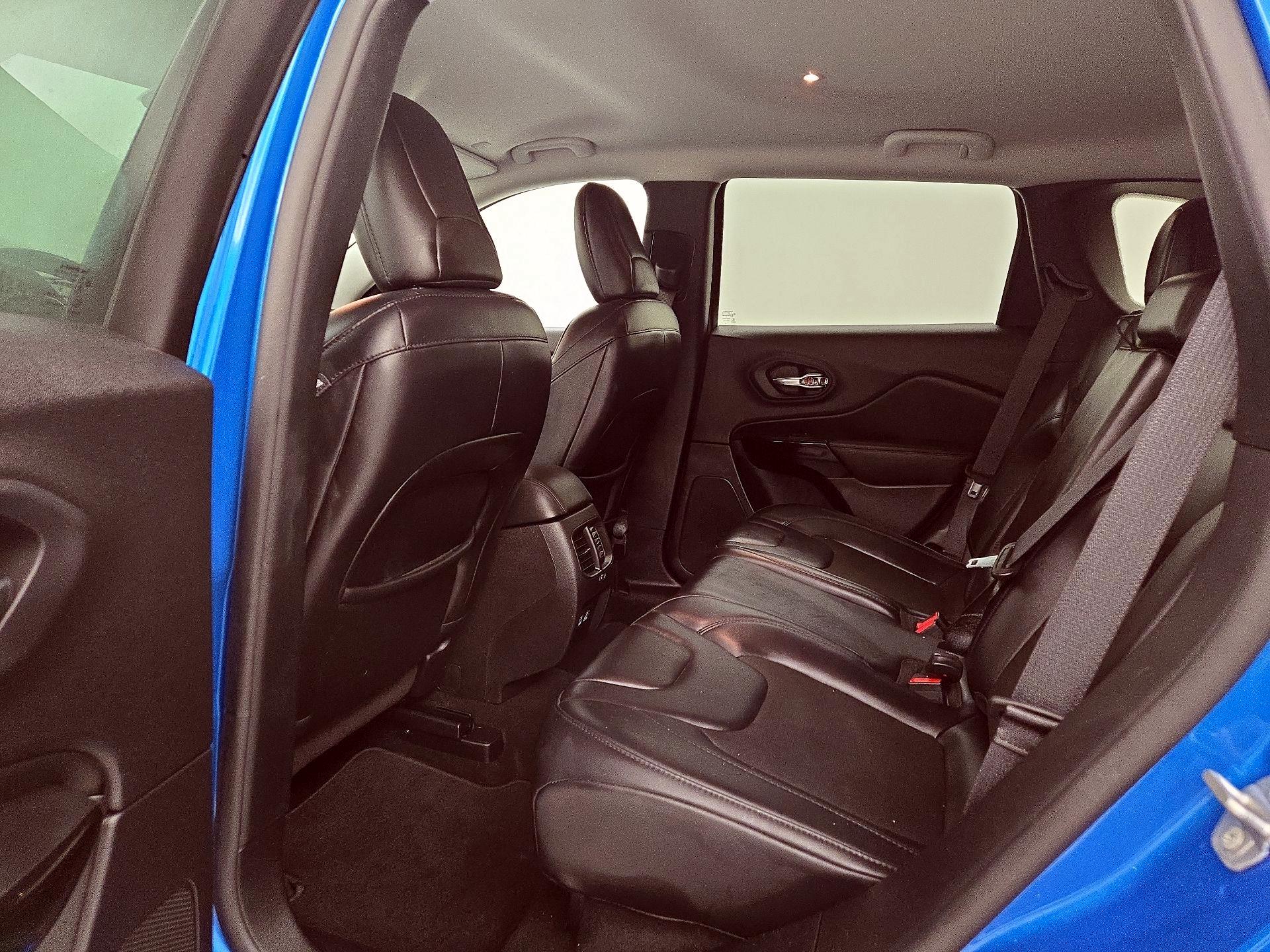 Thumbnail: 2021 Jeep Cherokee - 19