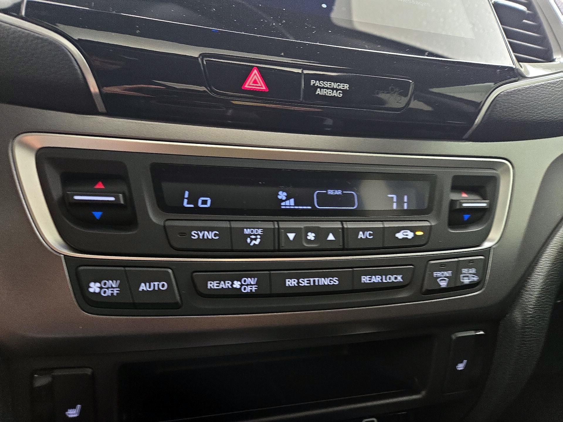 Thumbnail: 2019 Honda Pilot - 16